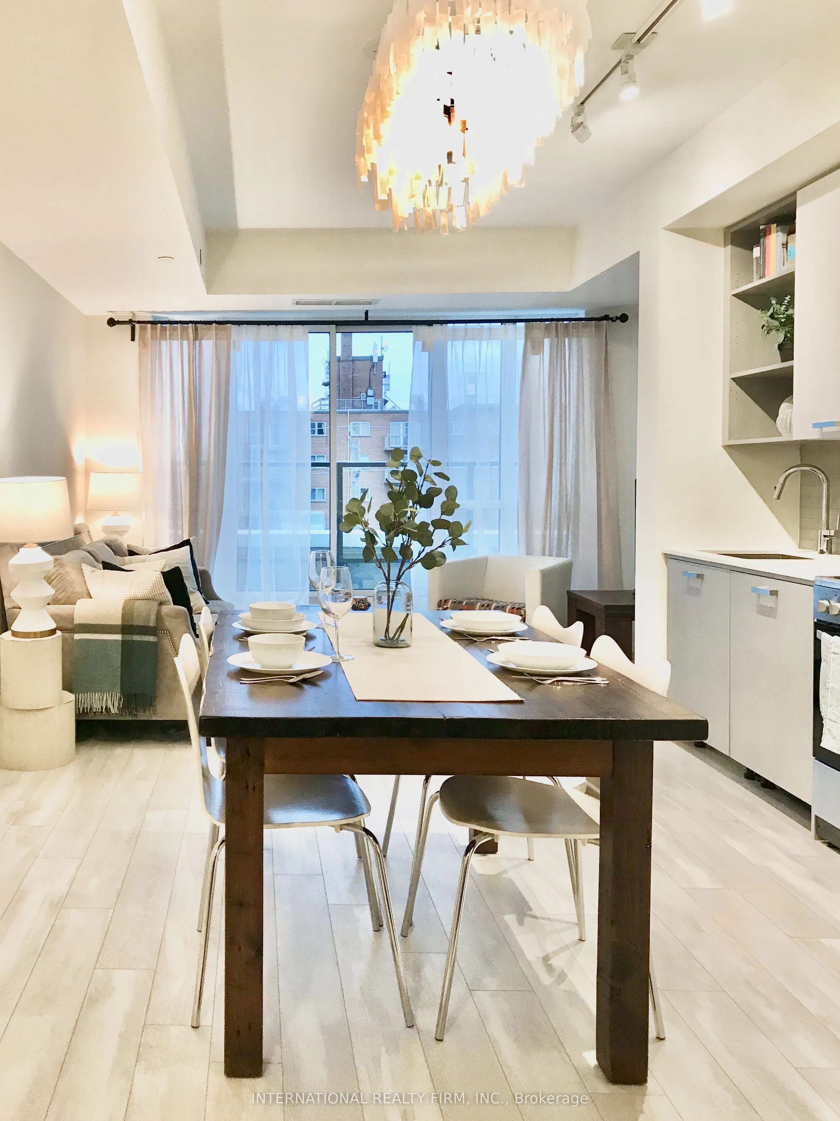 1630 Queen Street E, #412