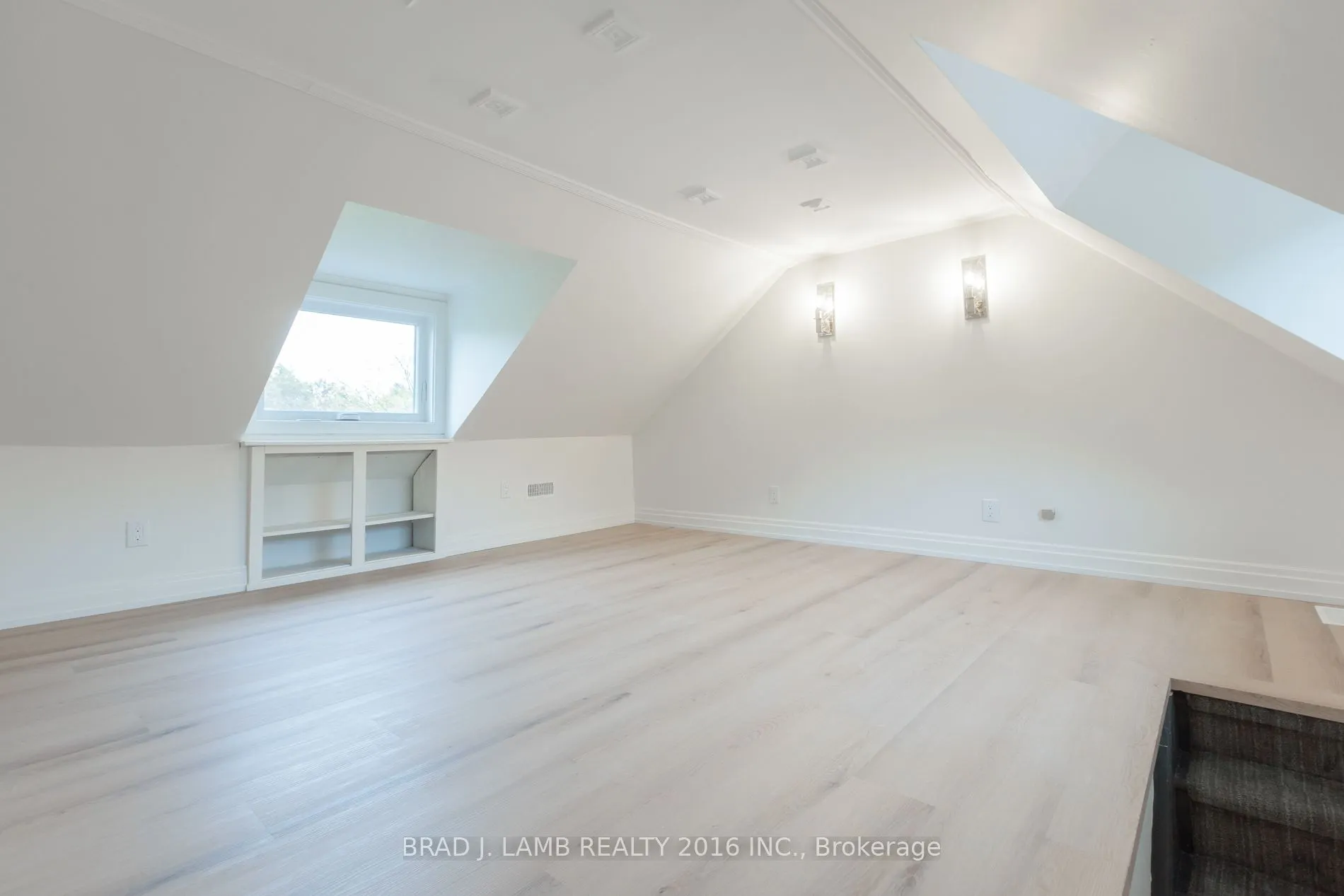 84 Sparkhall Avenue, #Upper Floor