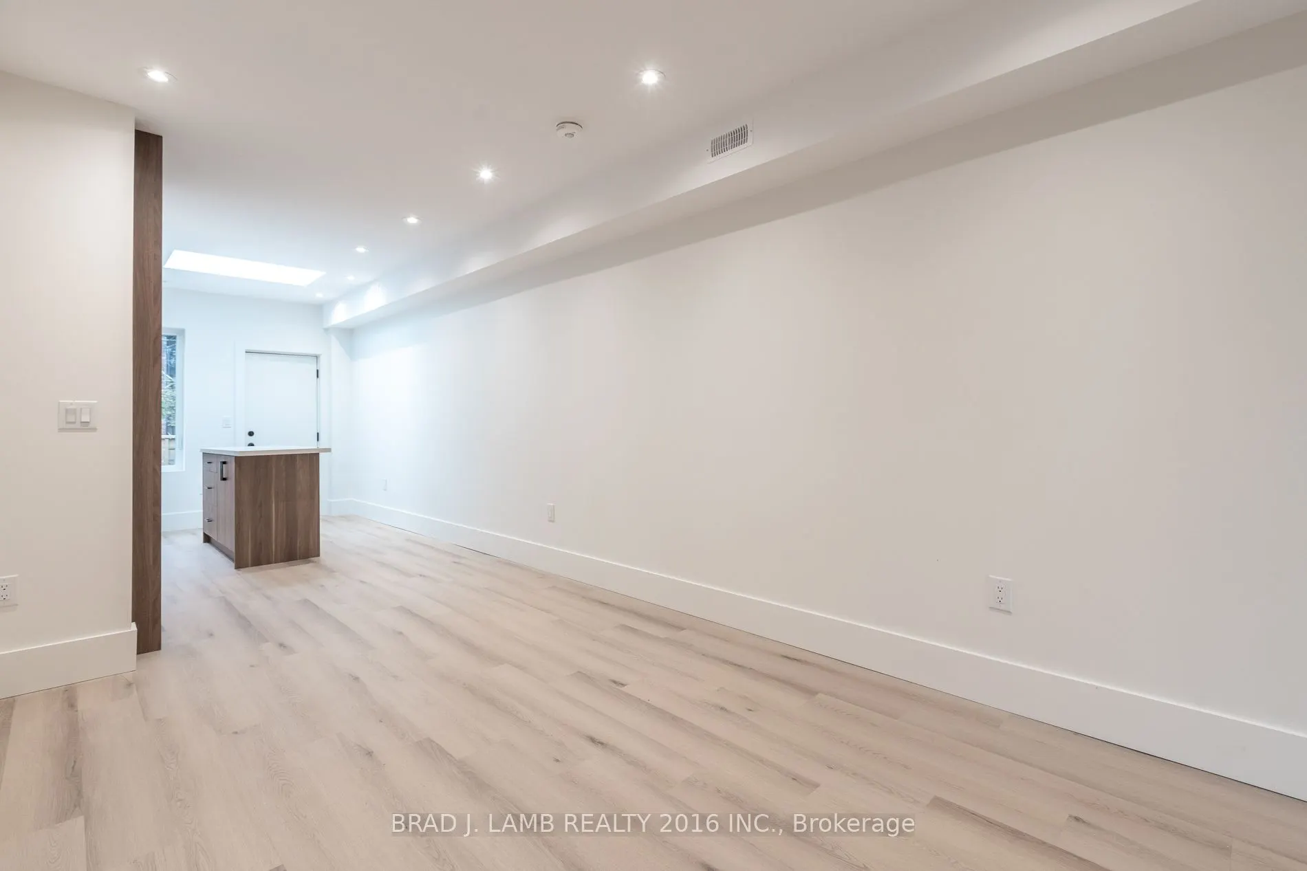 84 Sparkhall Avenue, #Upper Floor