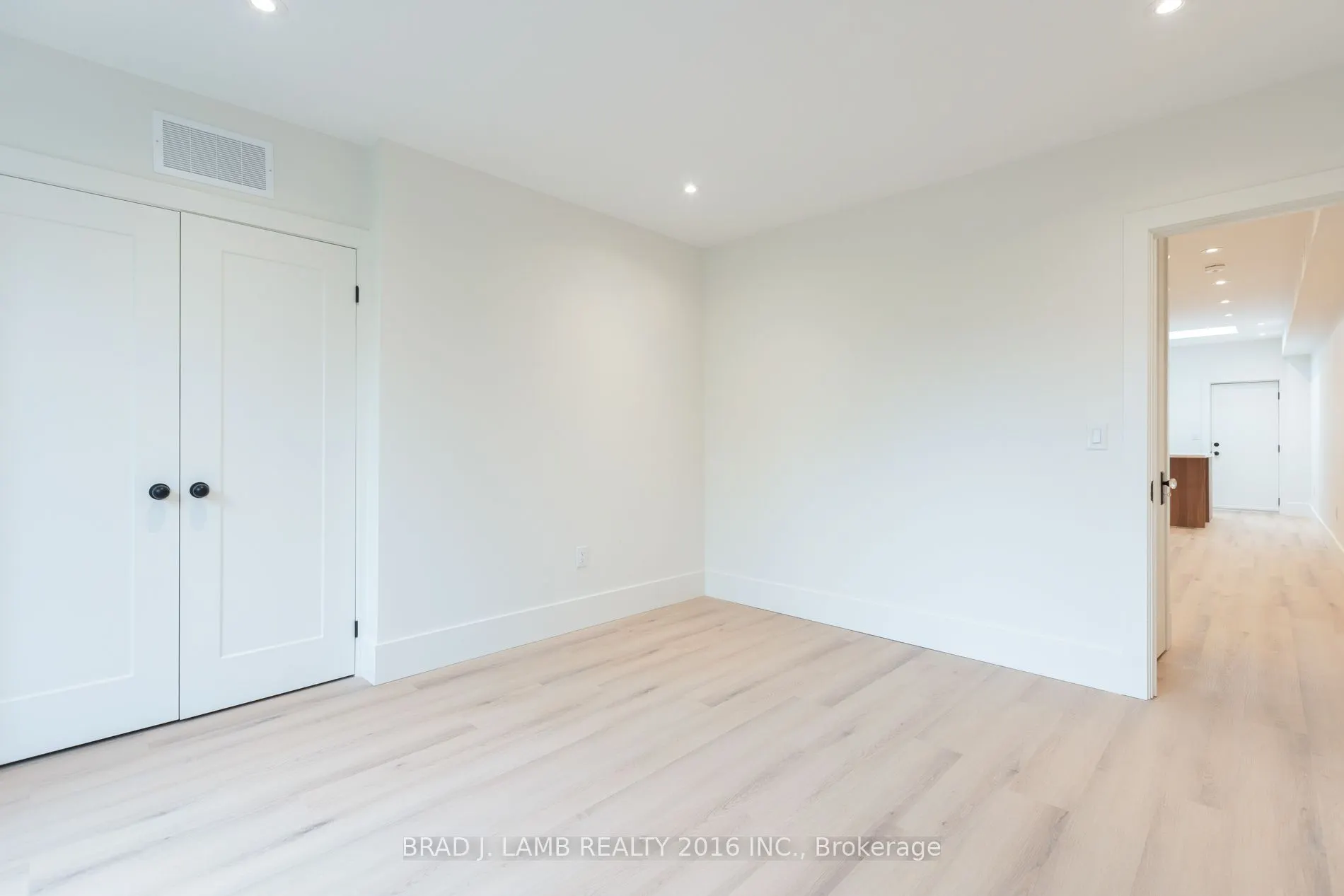 84 Sparkhall Avenue, #Upper Floor