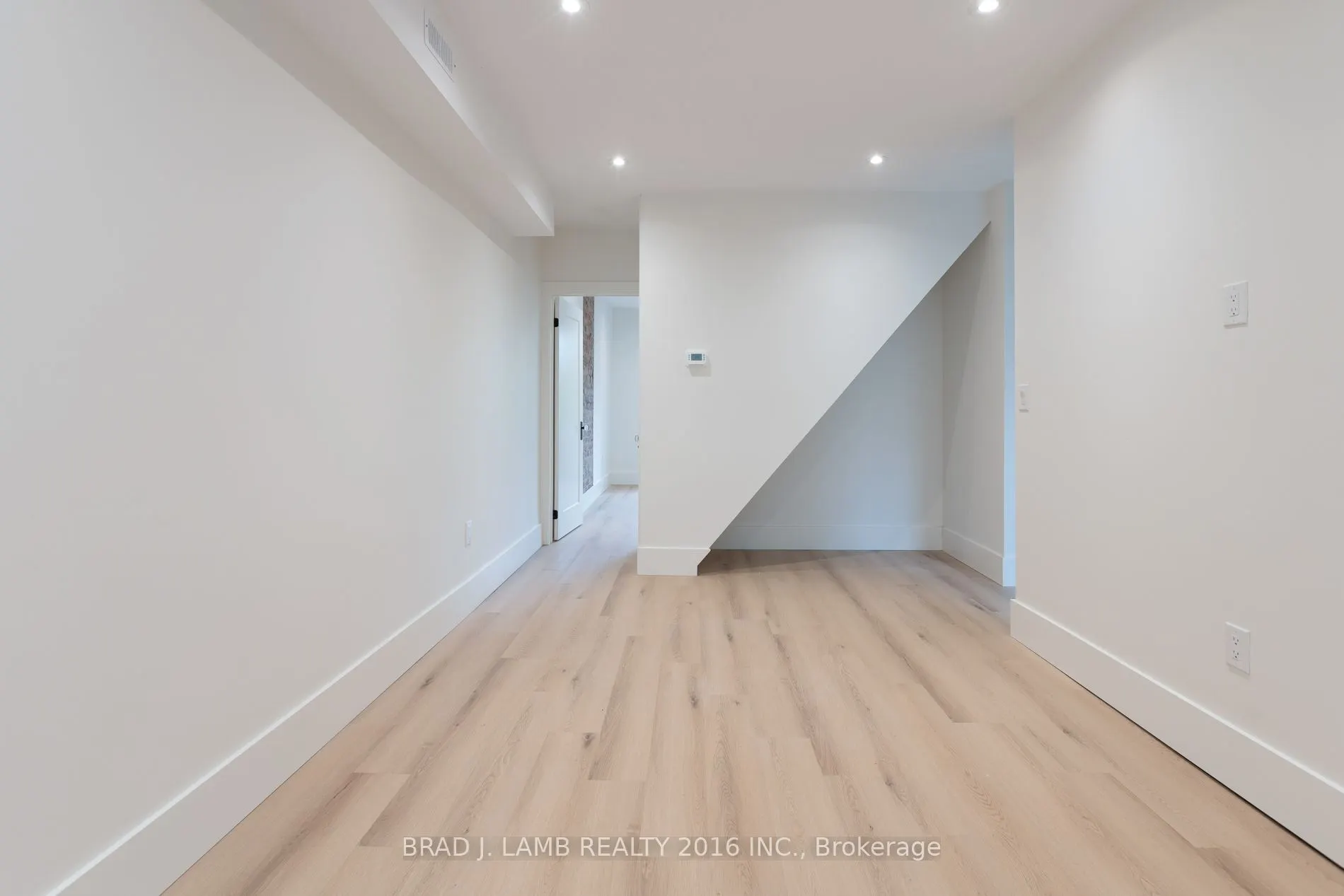 84 Sparkhall Avenue, #Upper Floor