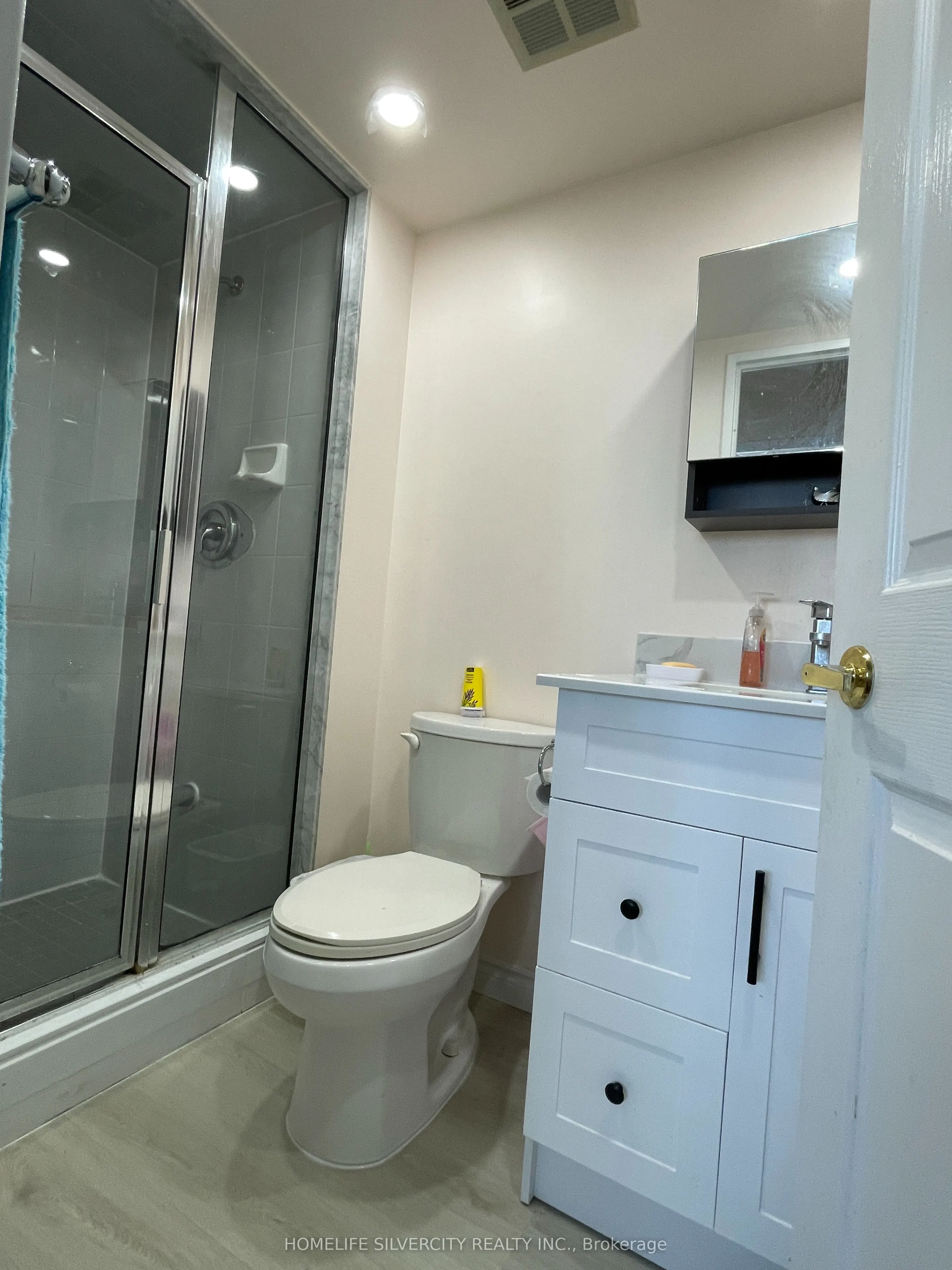 88 Corporate Drive, #1617