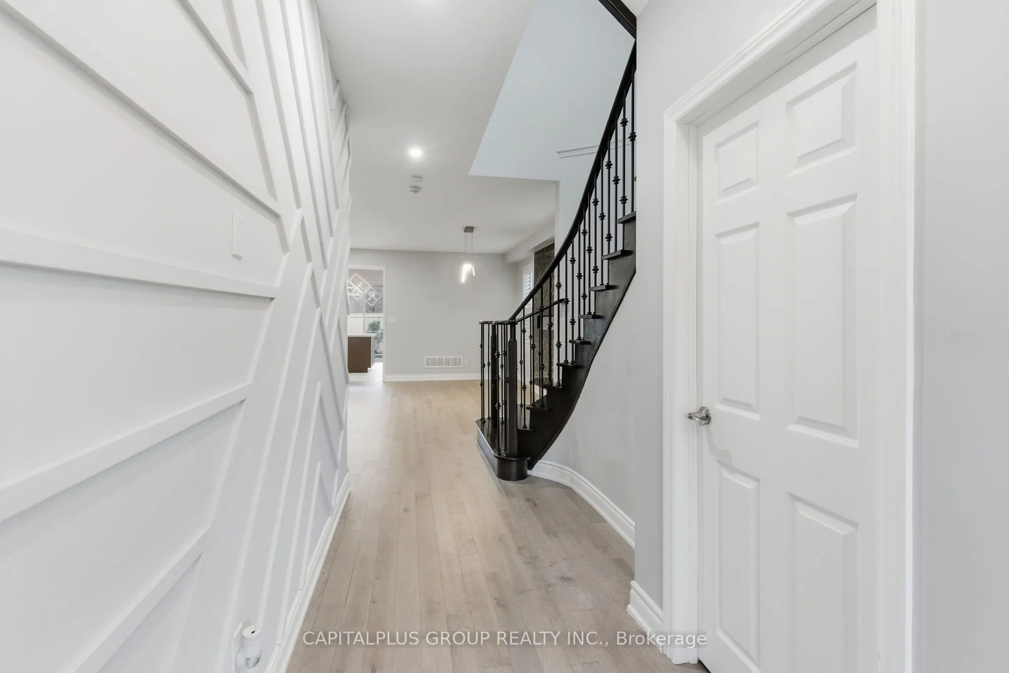 2352 Secreto Drive, #Main