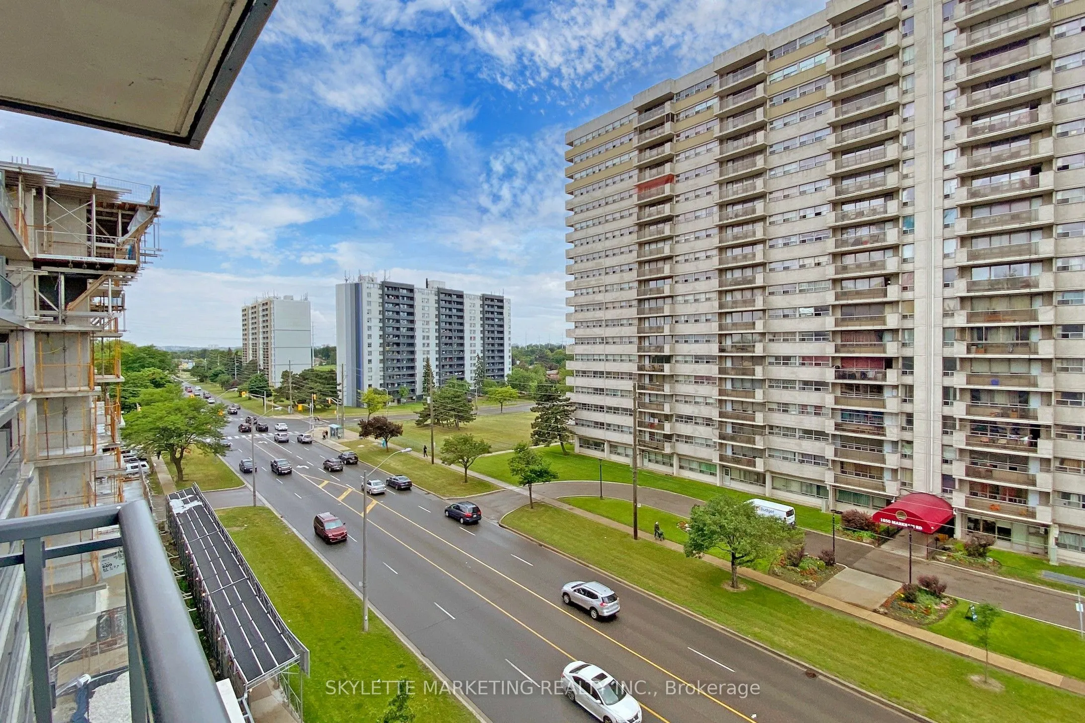 30 Meadowglen Place, #609