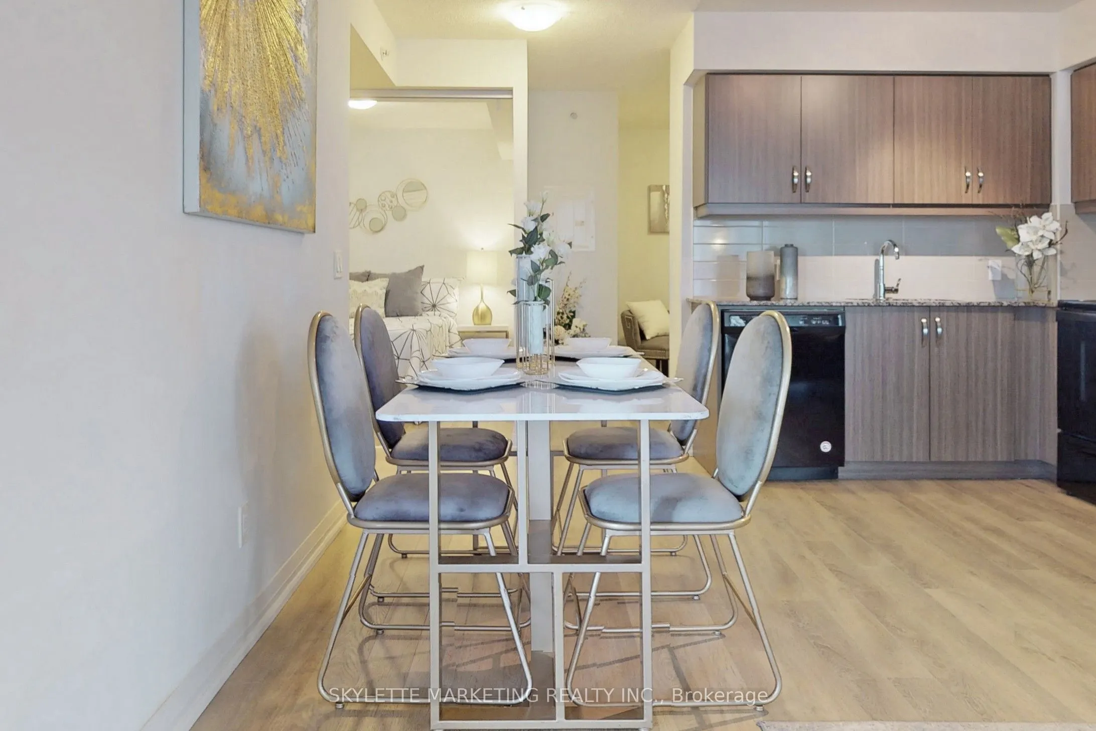 30 Meadowglen Place, #609