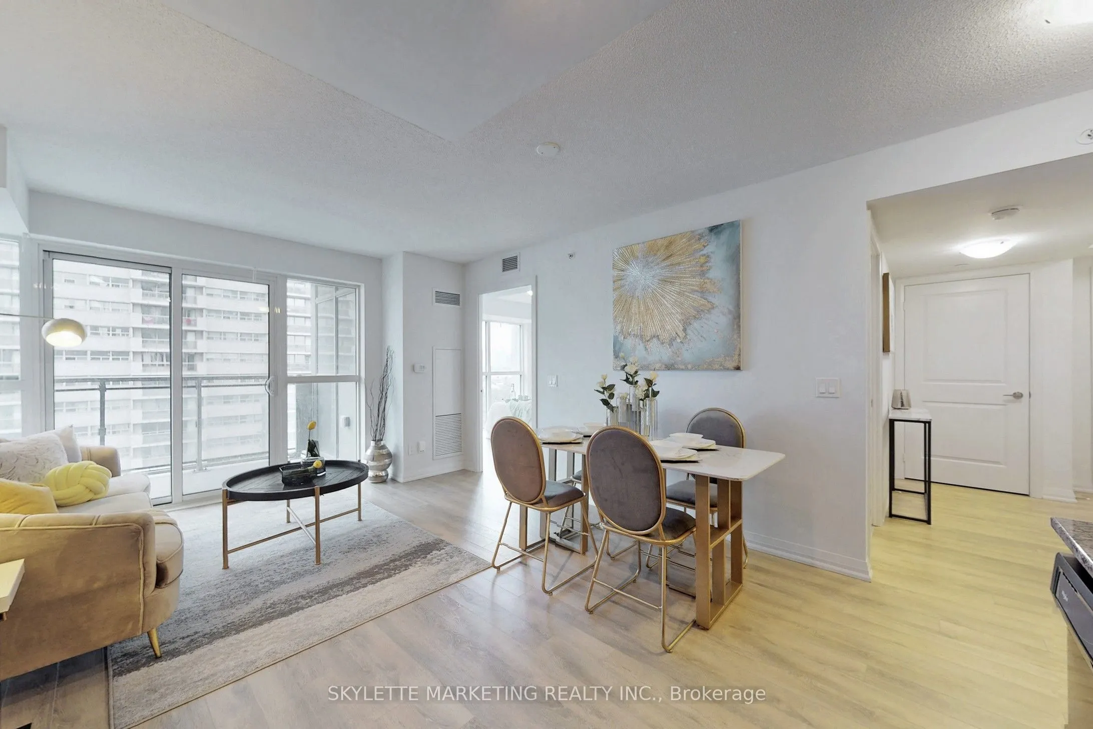 30 Meadowglen Place, #609