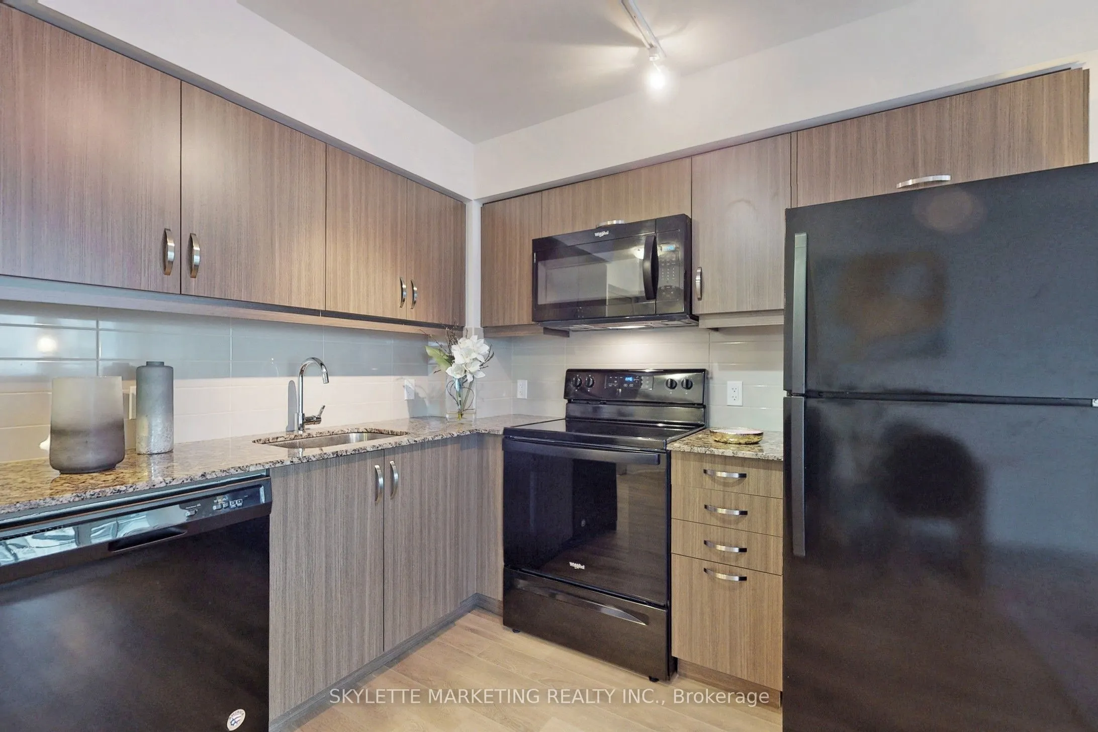 30 Meadowglen Place, #609