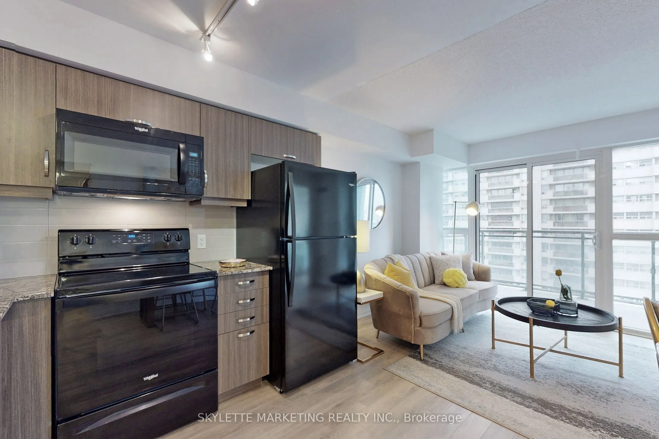 30 Meadowglen Place, #609