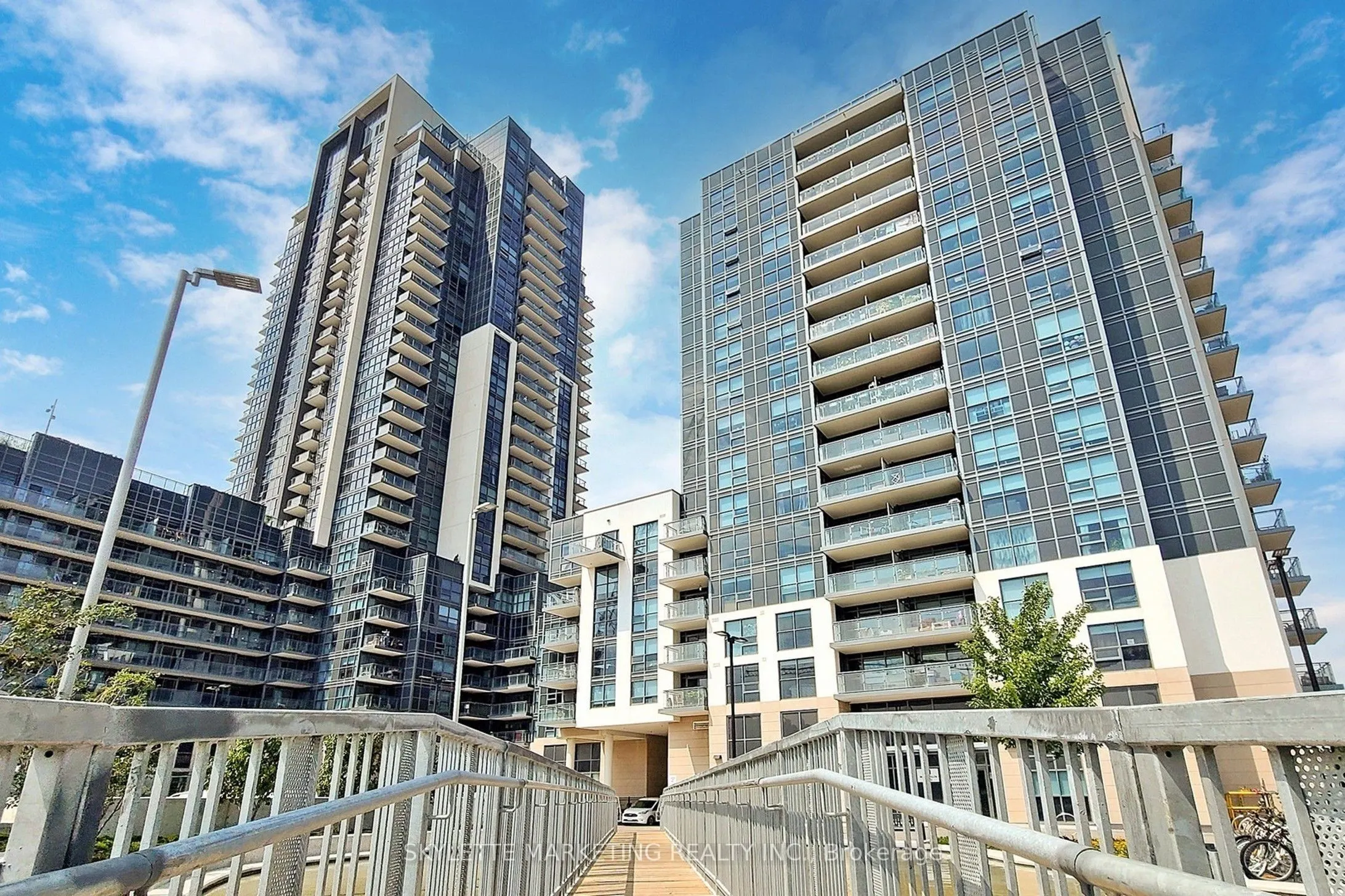 30 Meadowglen Place, #609