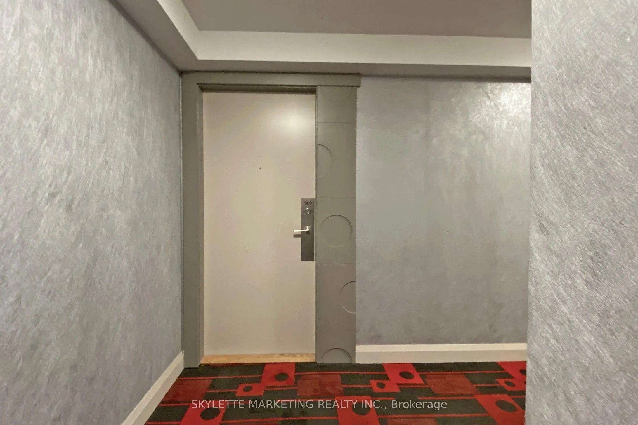 30 Meadowglen Place, #609