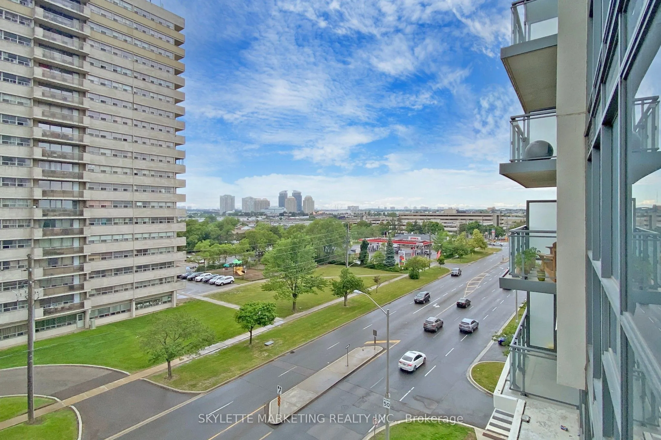 30 Meadowglen Place, #609