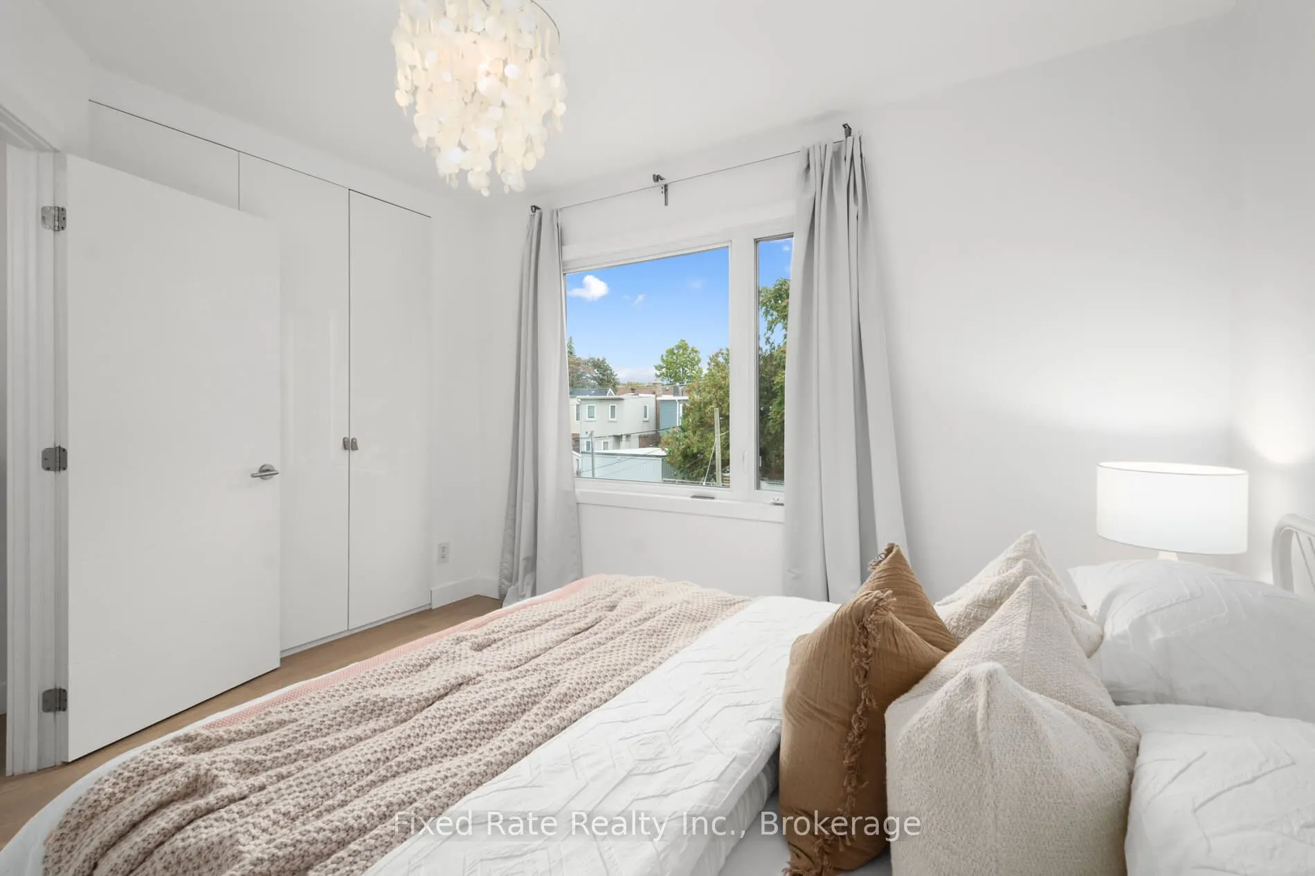 13 Larchmount Avenue