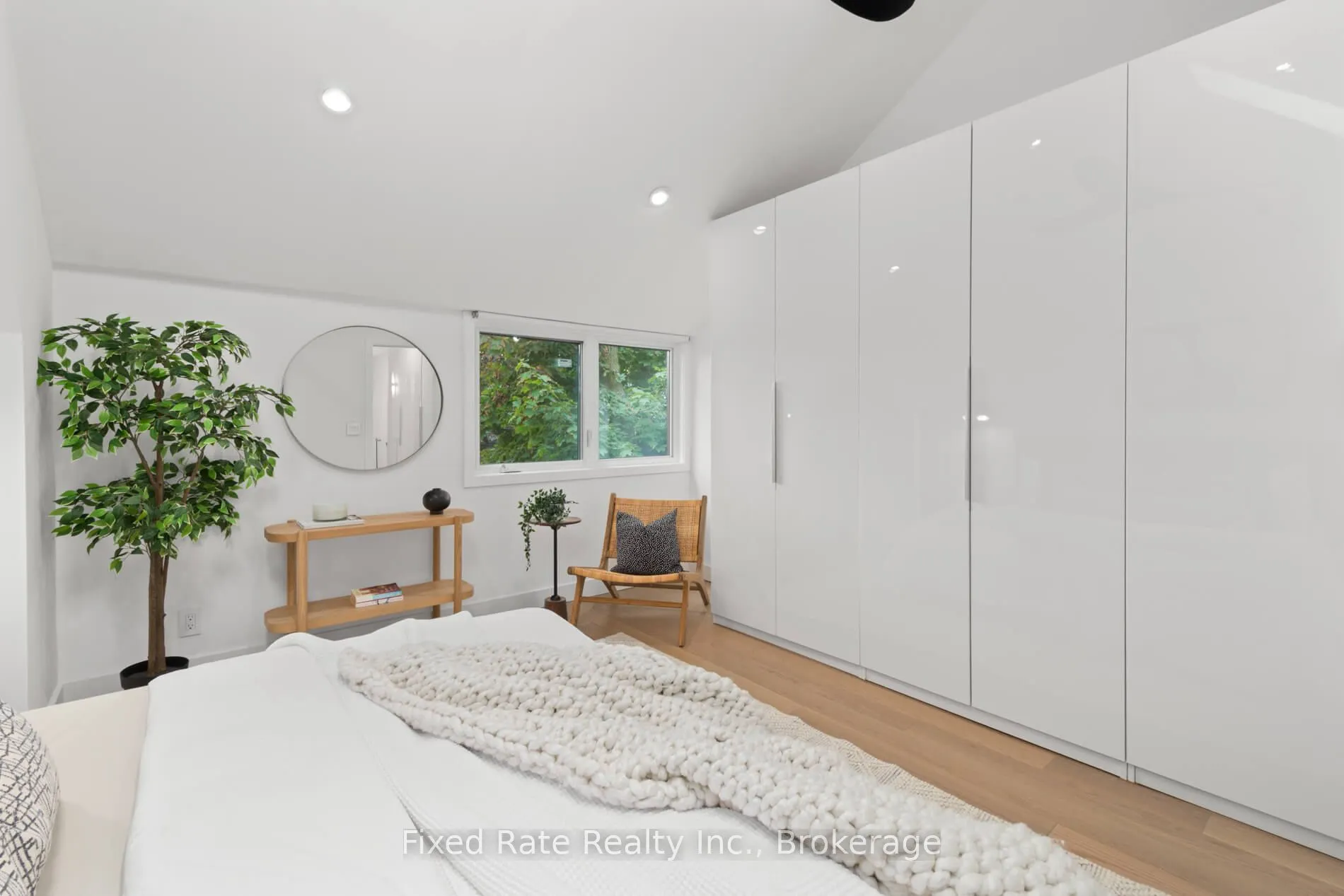 13 Larchmount Avenue
