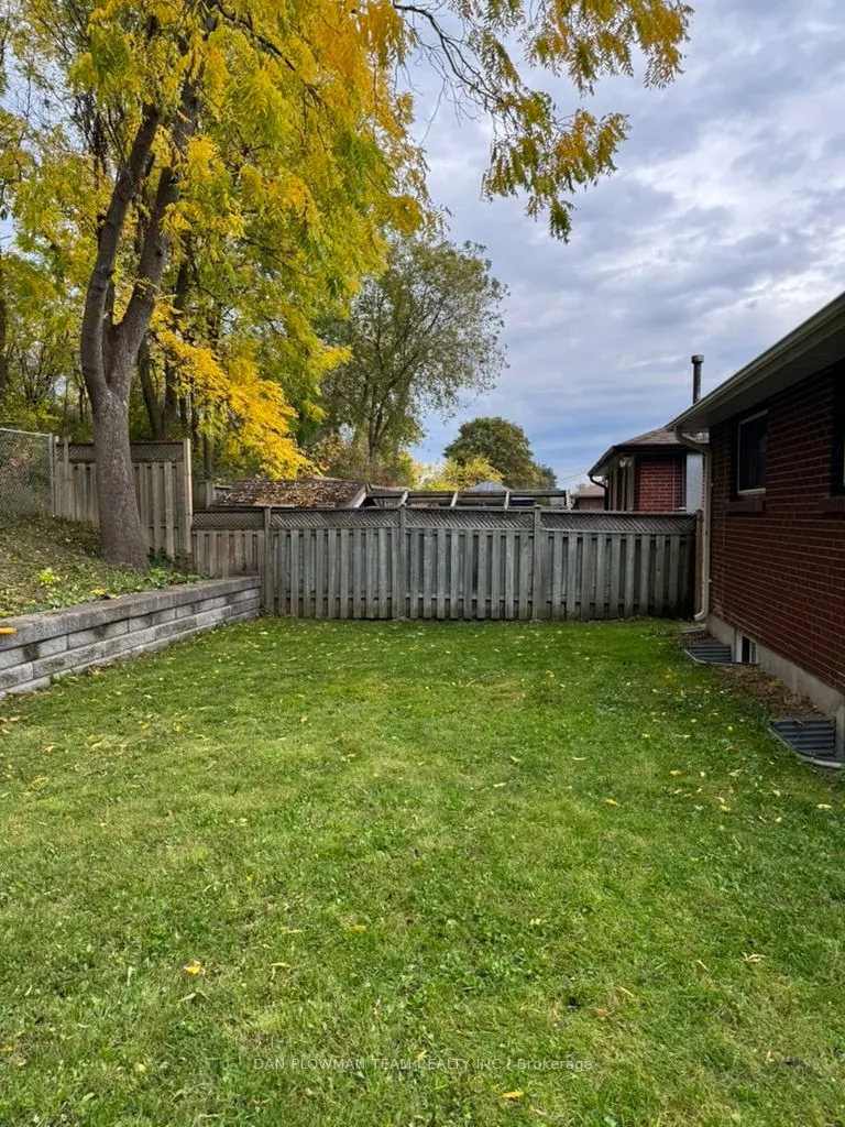 744 Hillcrest Road