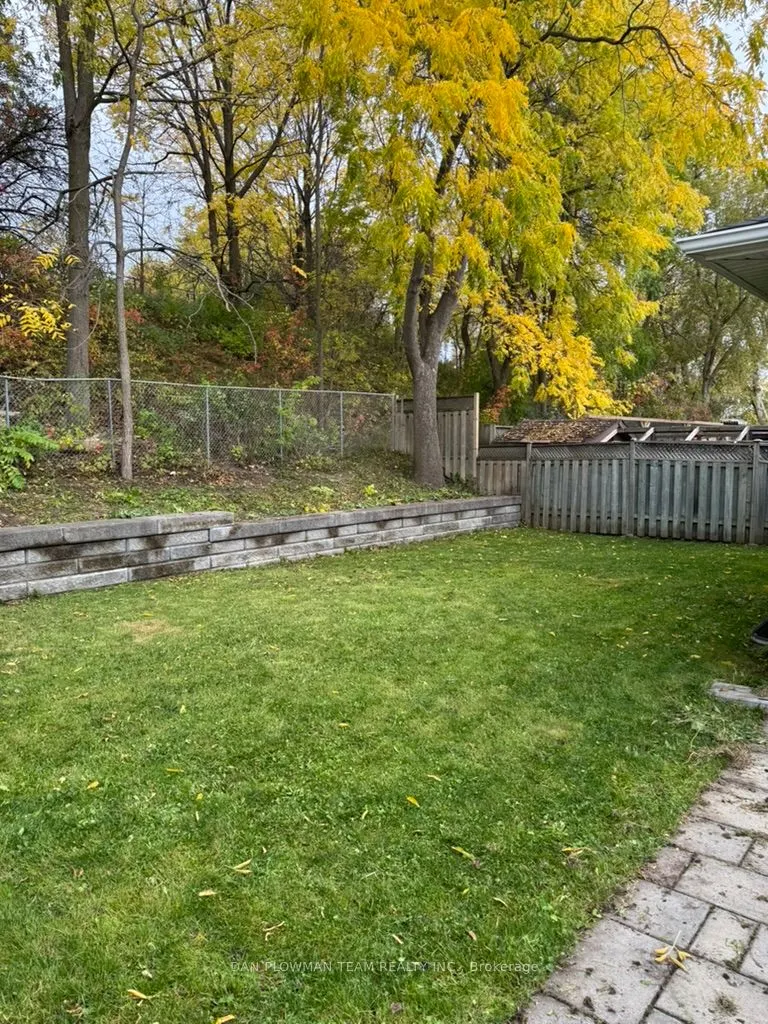 744 Hillcrest Road