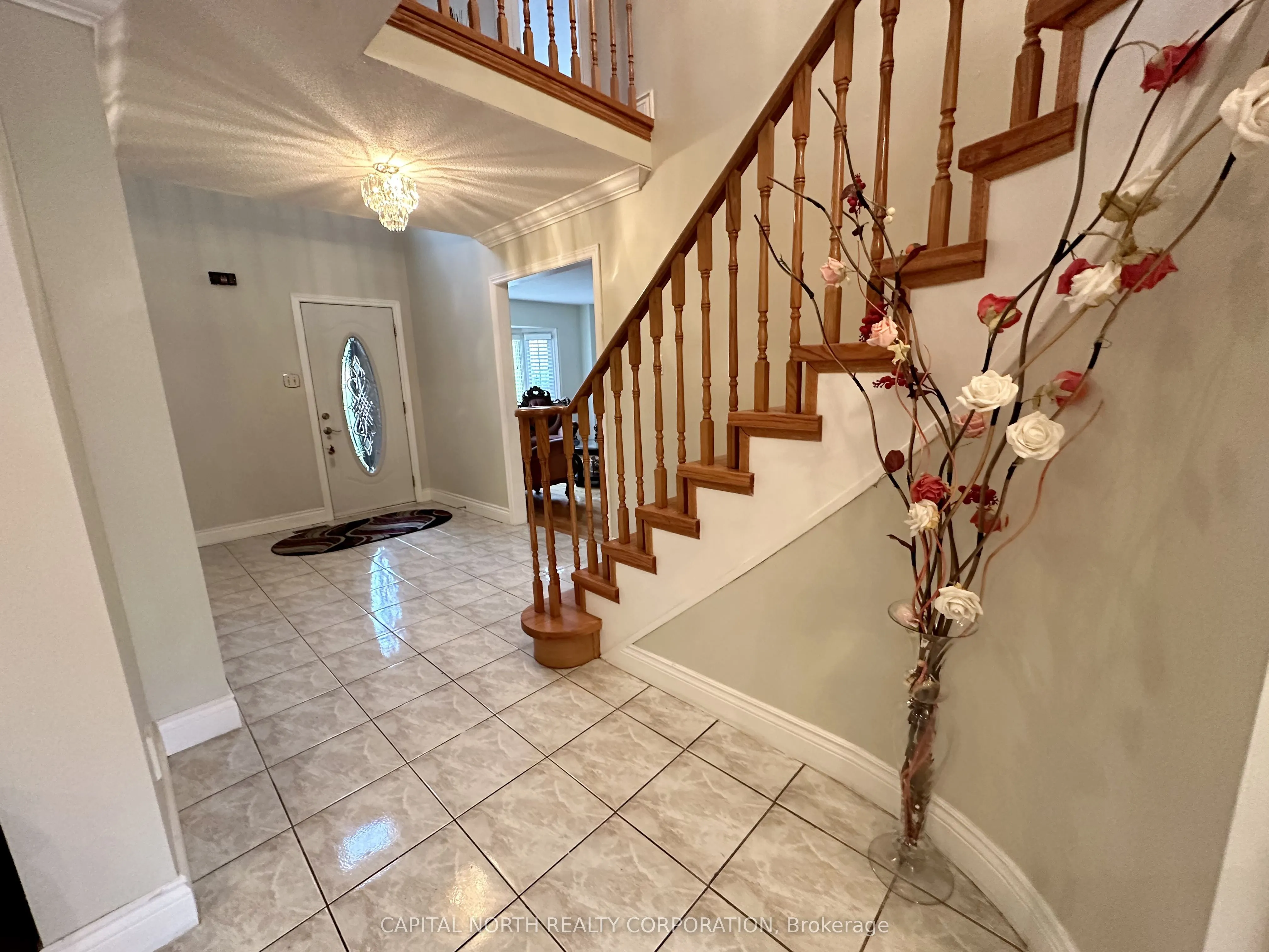 2366 Denvale Drive W, #Upper