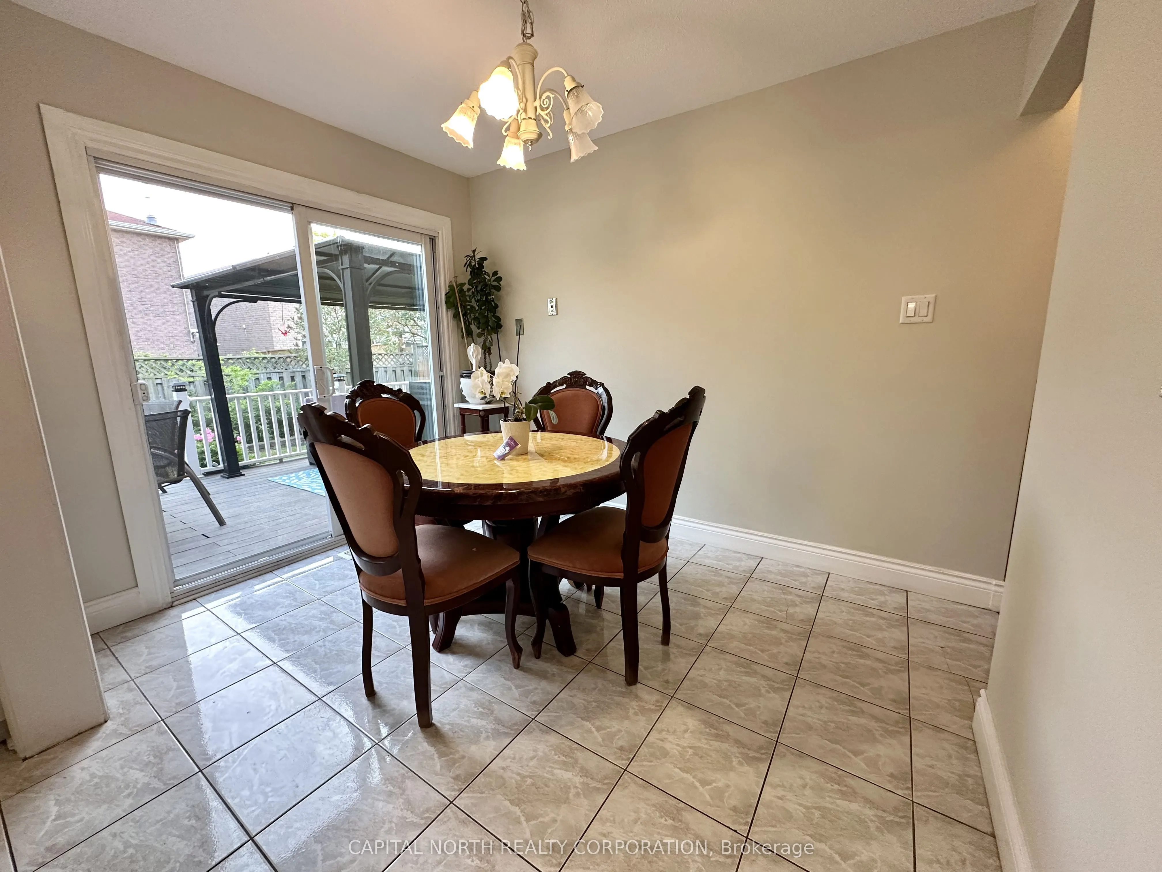 2366 Denvale Drive W, #Upper