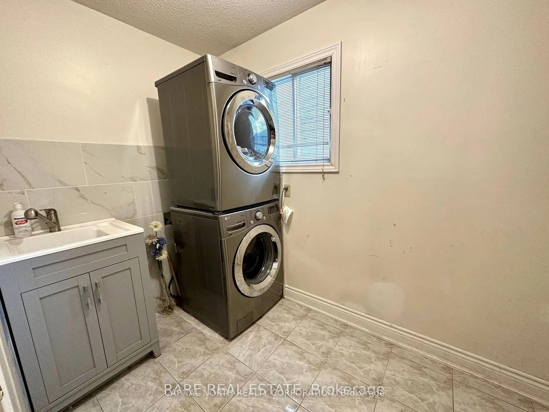 2366 Denvale Drive W, #Upper