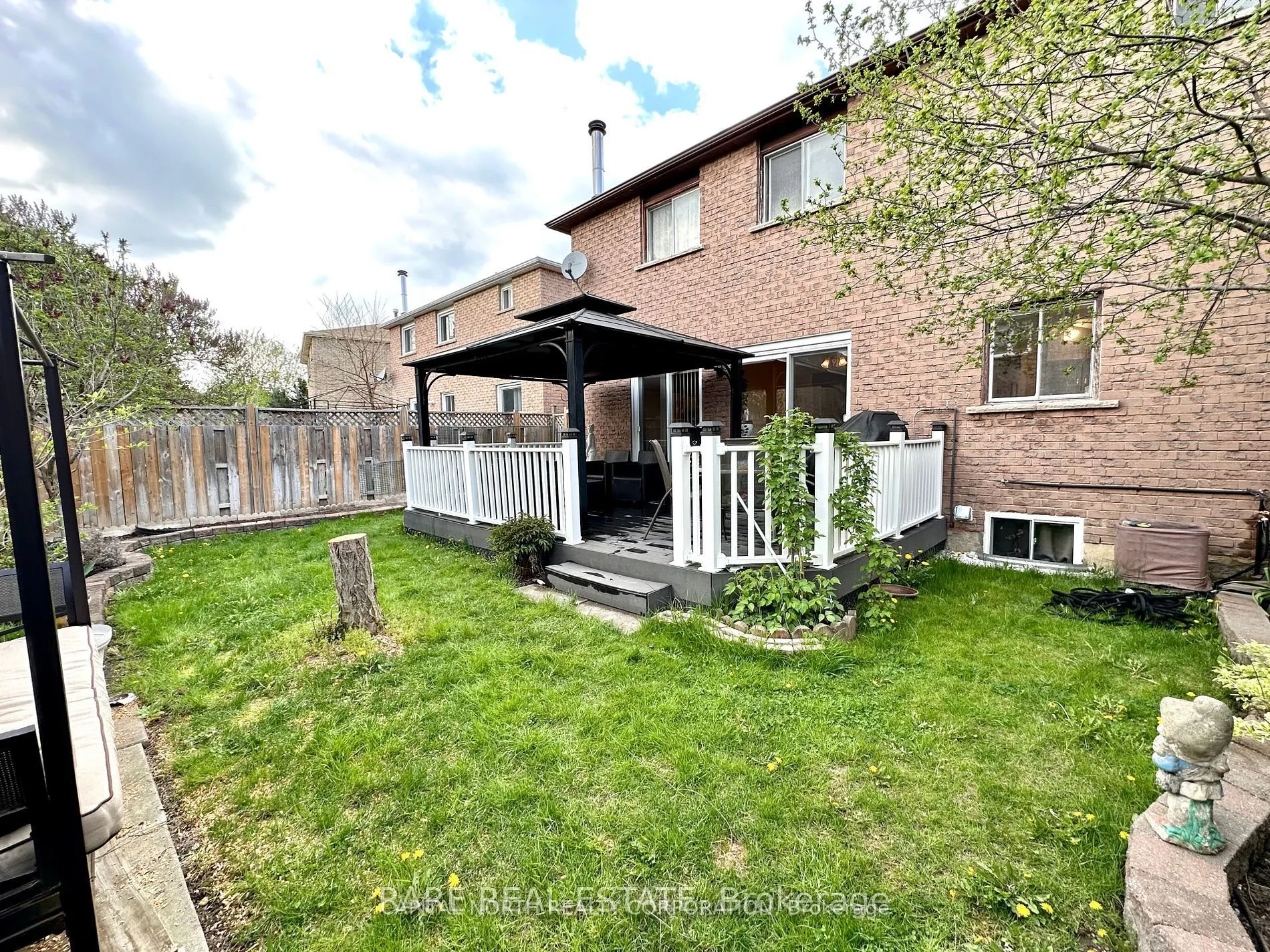 2366 Denvale Drive W, #Upper