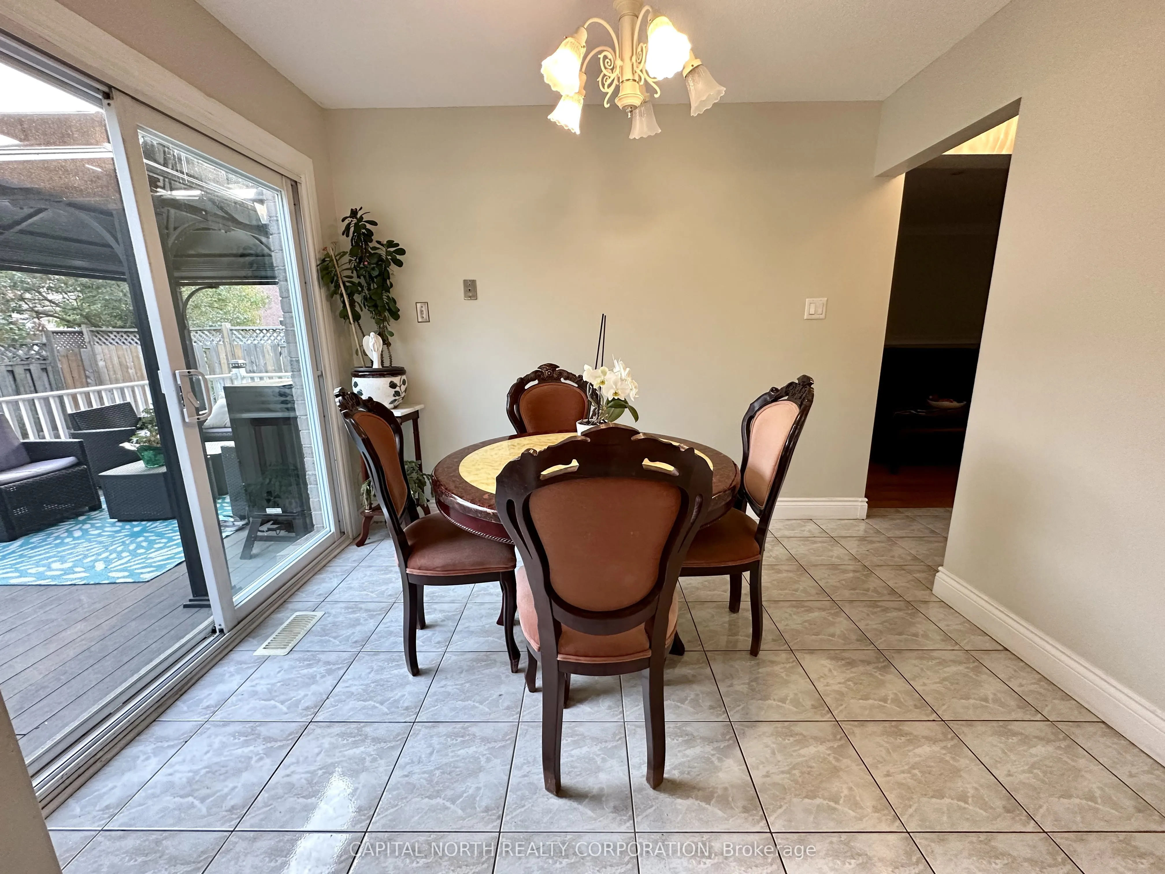 2366 Denvale Drive W, #Upper