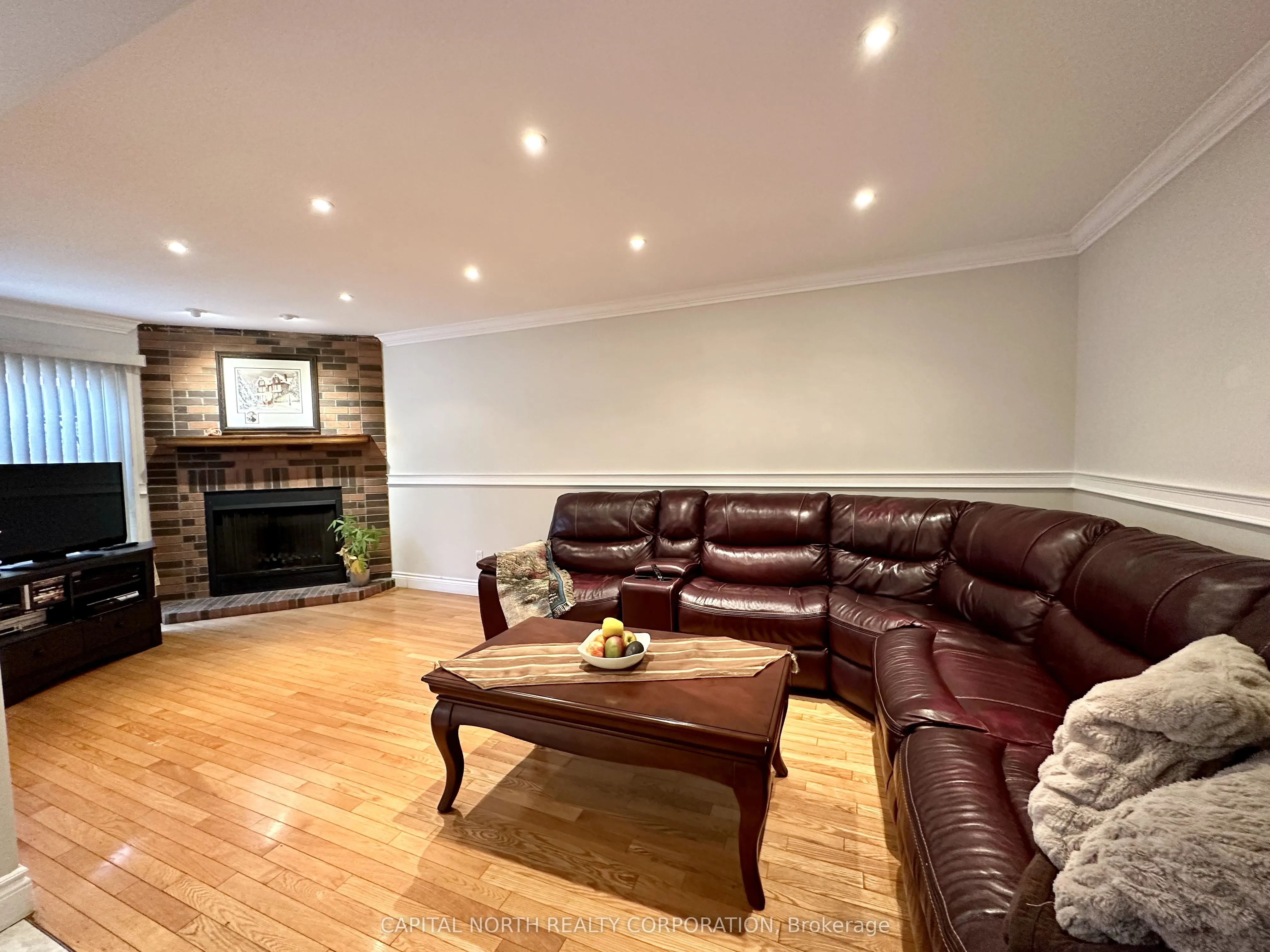 2366 Denvale Drive W, #Upper