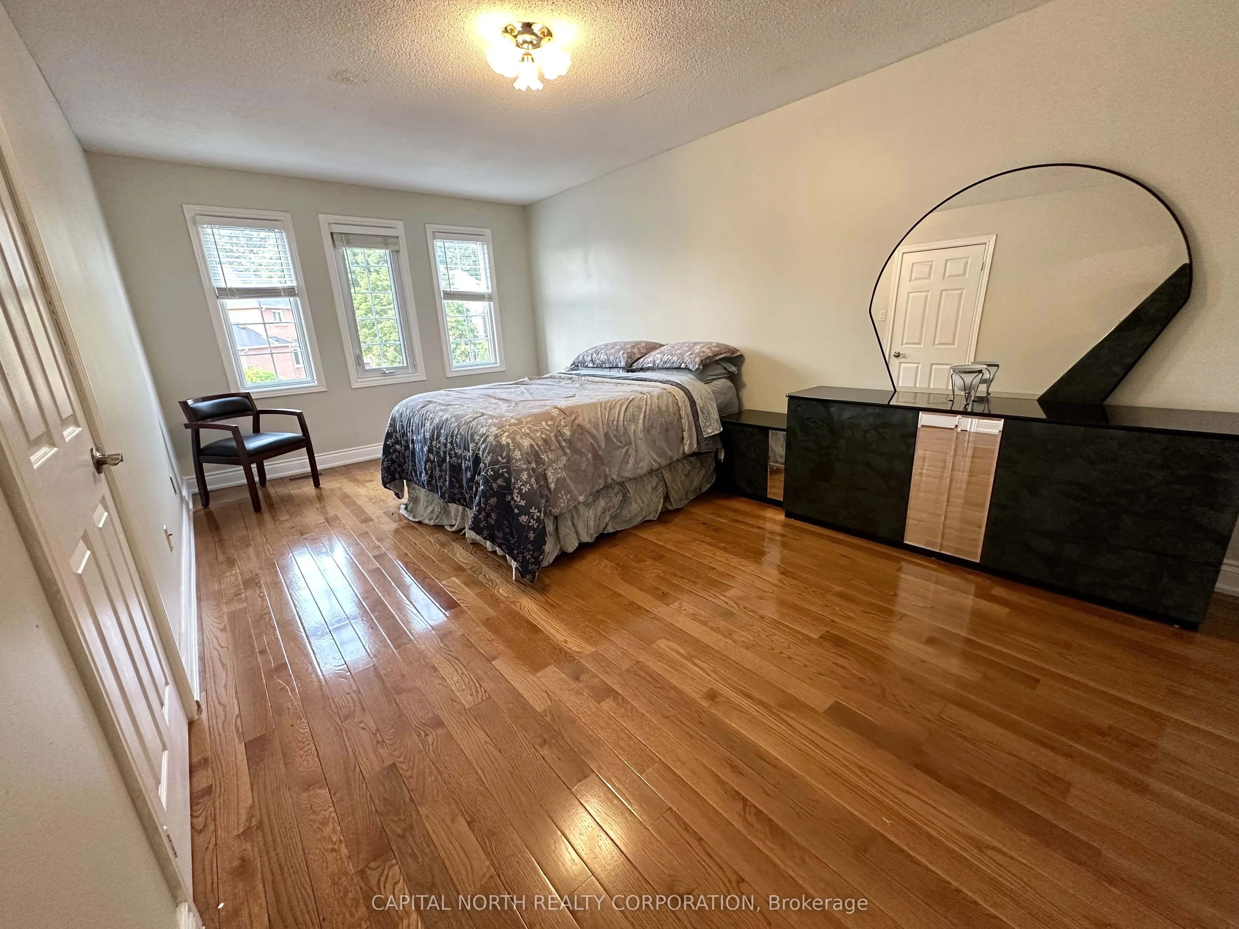 2366 Denvale Drive W, #Upper