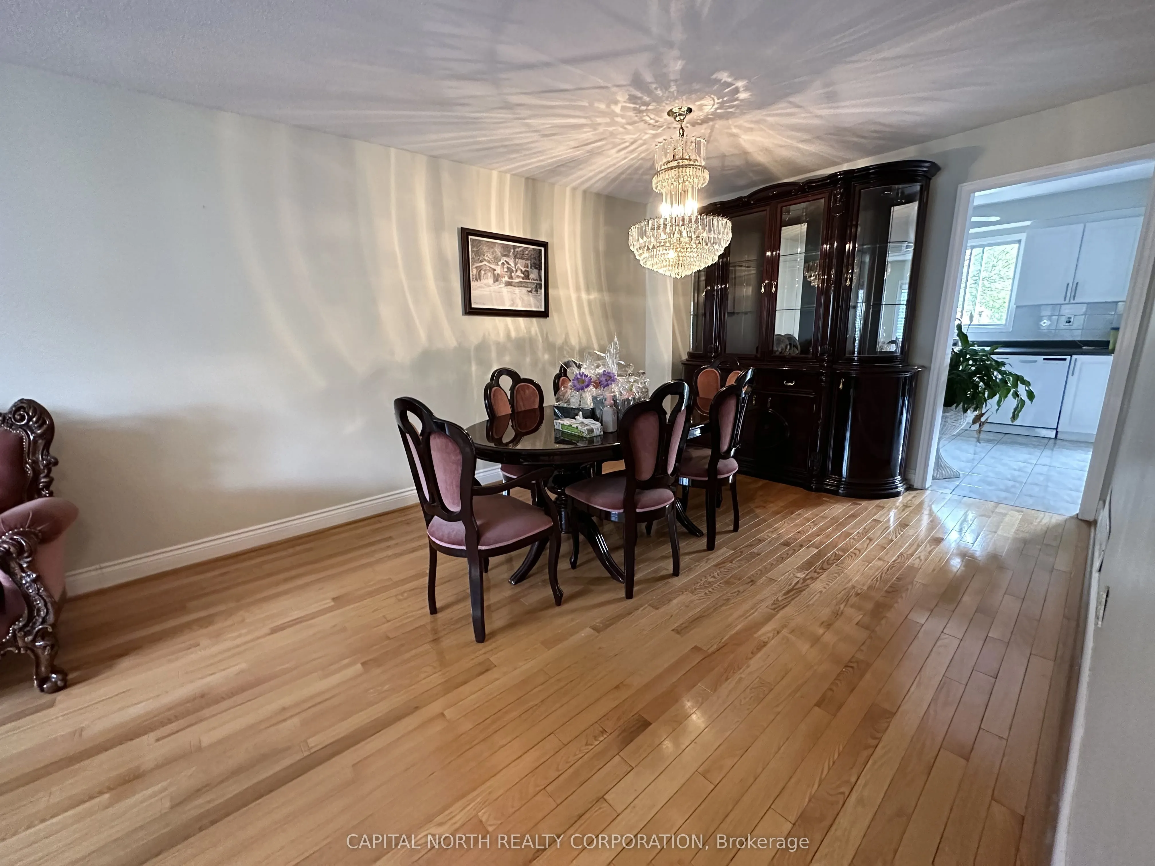 2366 Denvale Drive W, #Upper