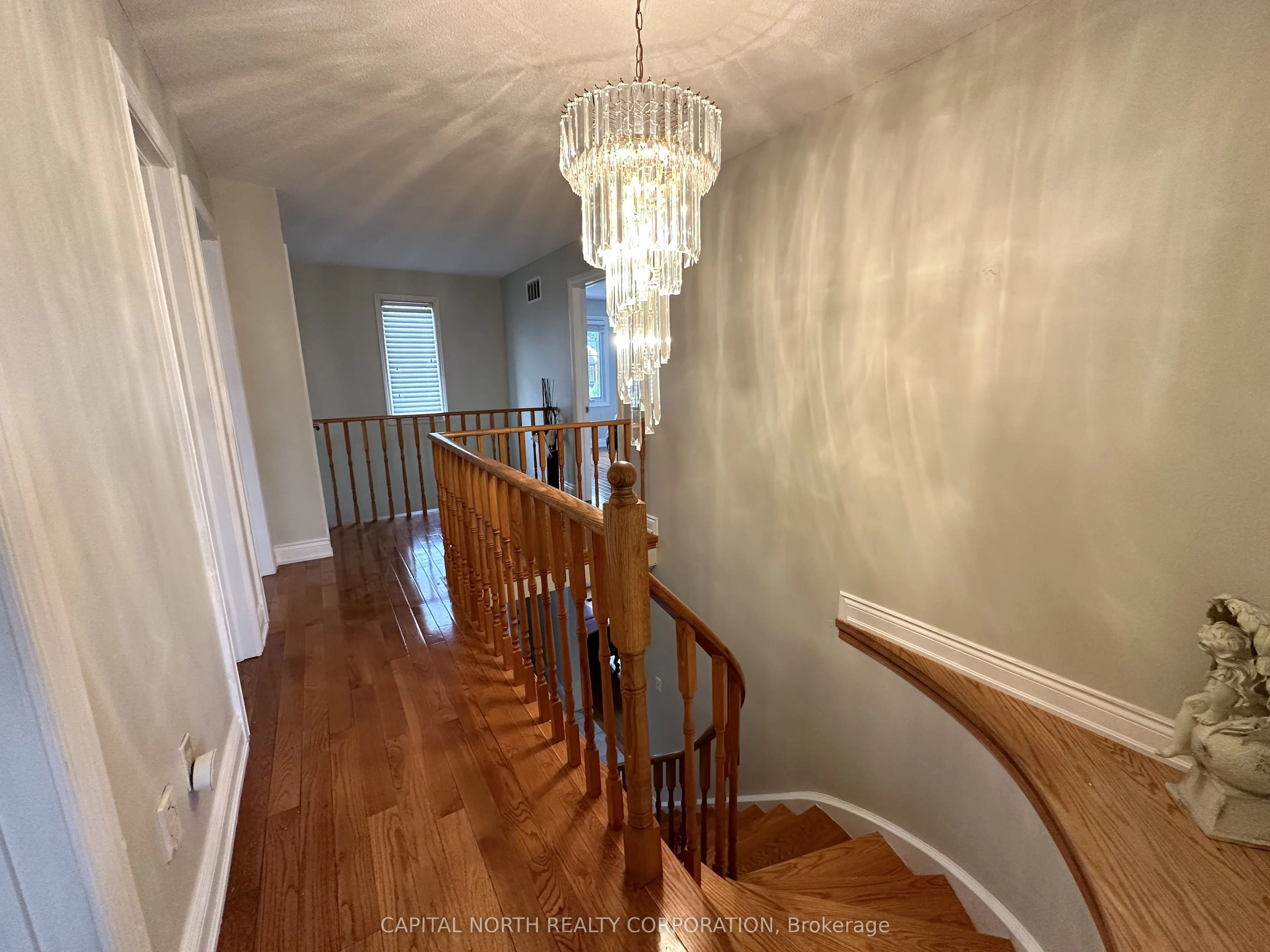 2366 Denvale Drive W, #Upper