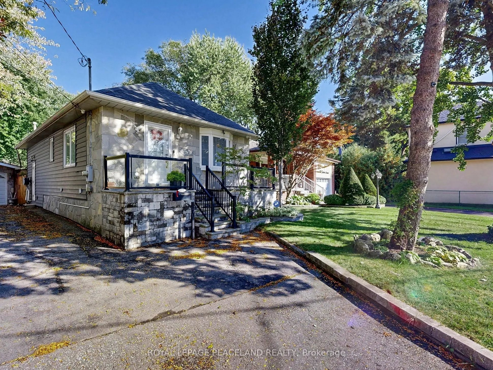 139 Scarboro Crescent