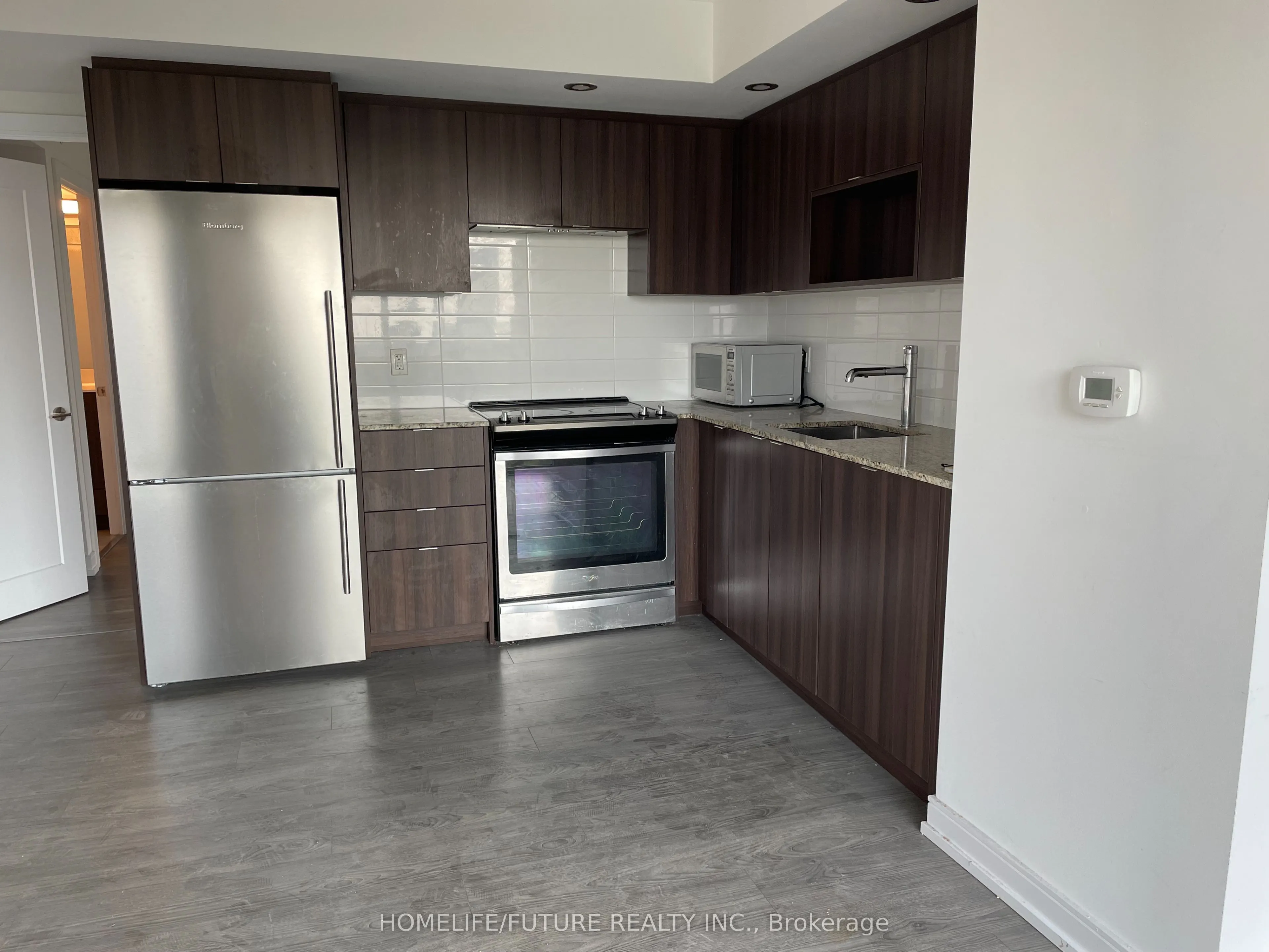 225 Village Green Square, #903