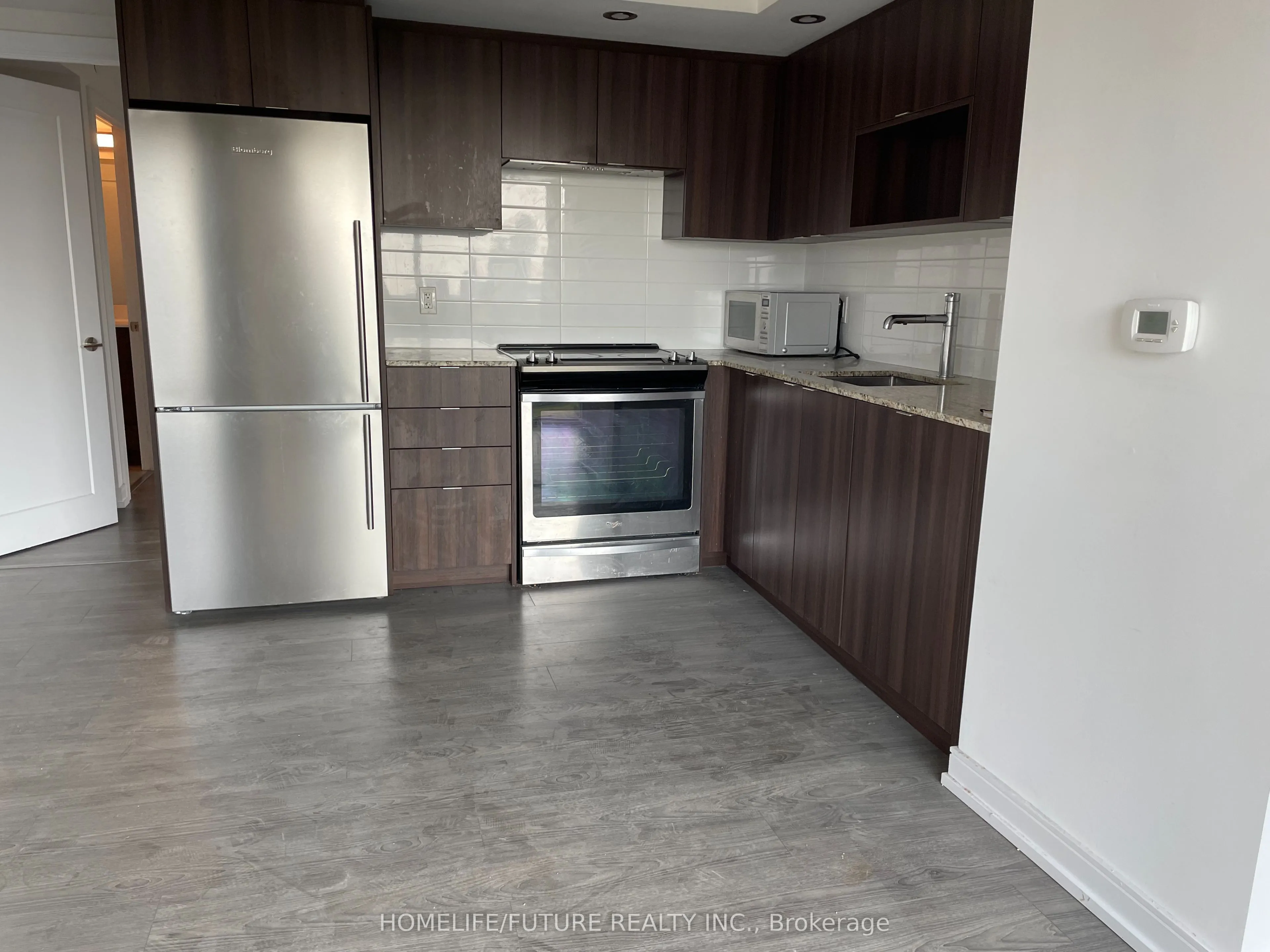 225 Village Green Square, #903