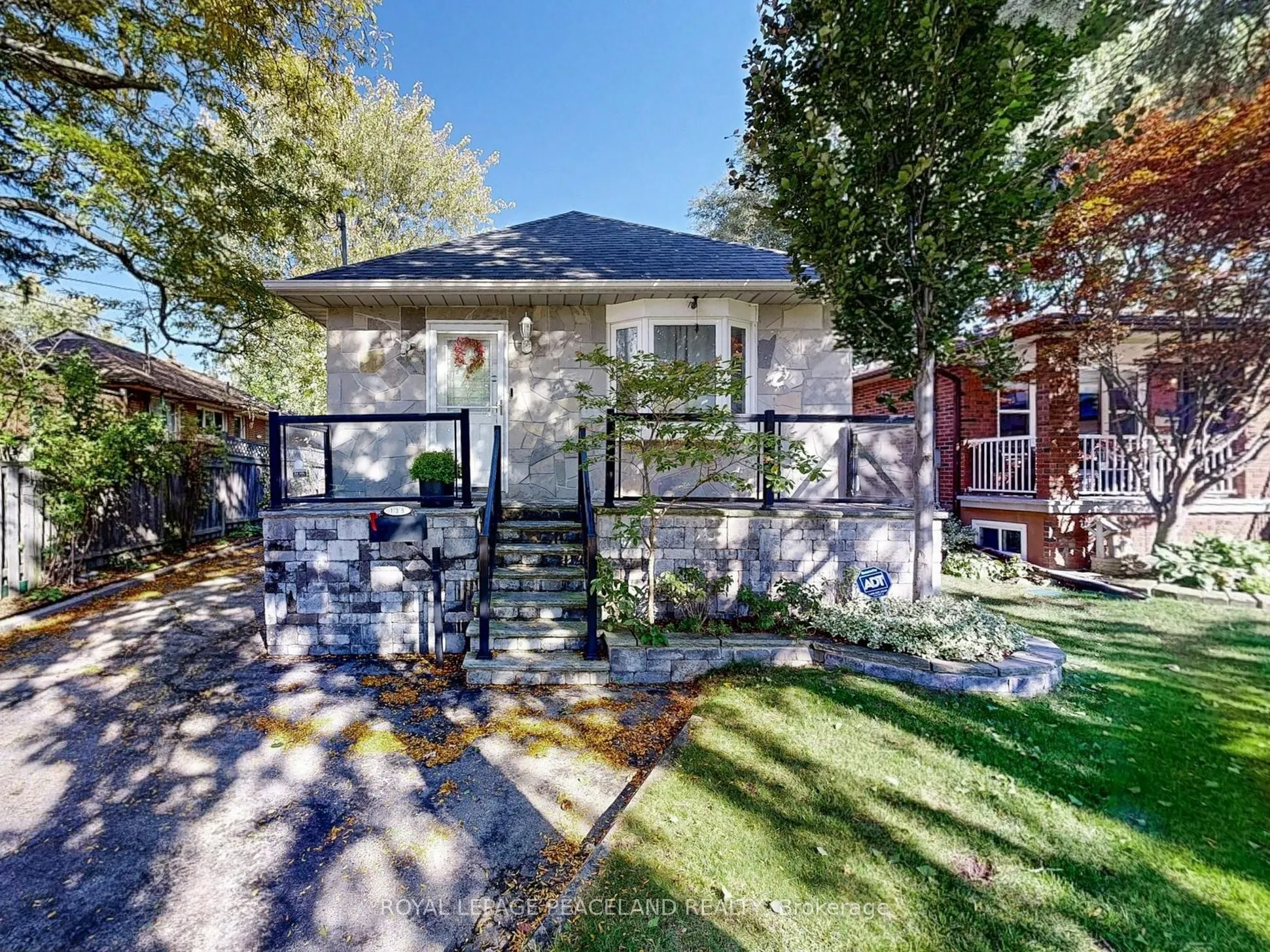 139 Scarboro Crescent