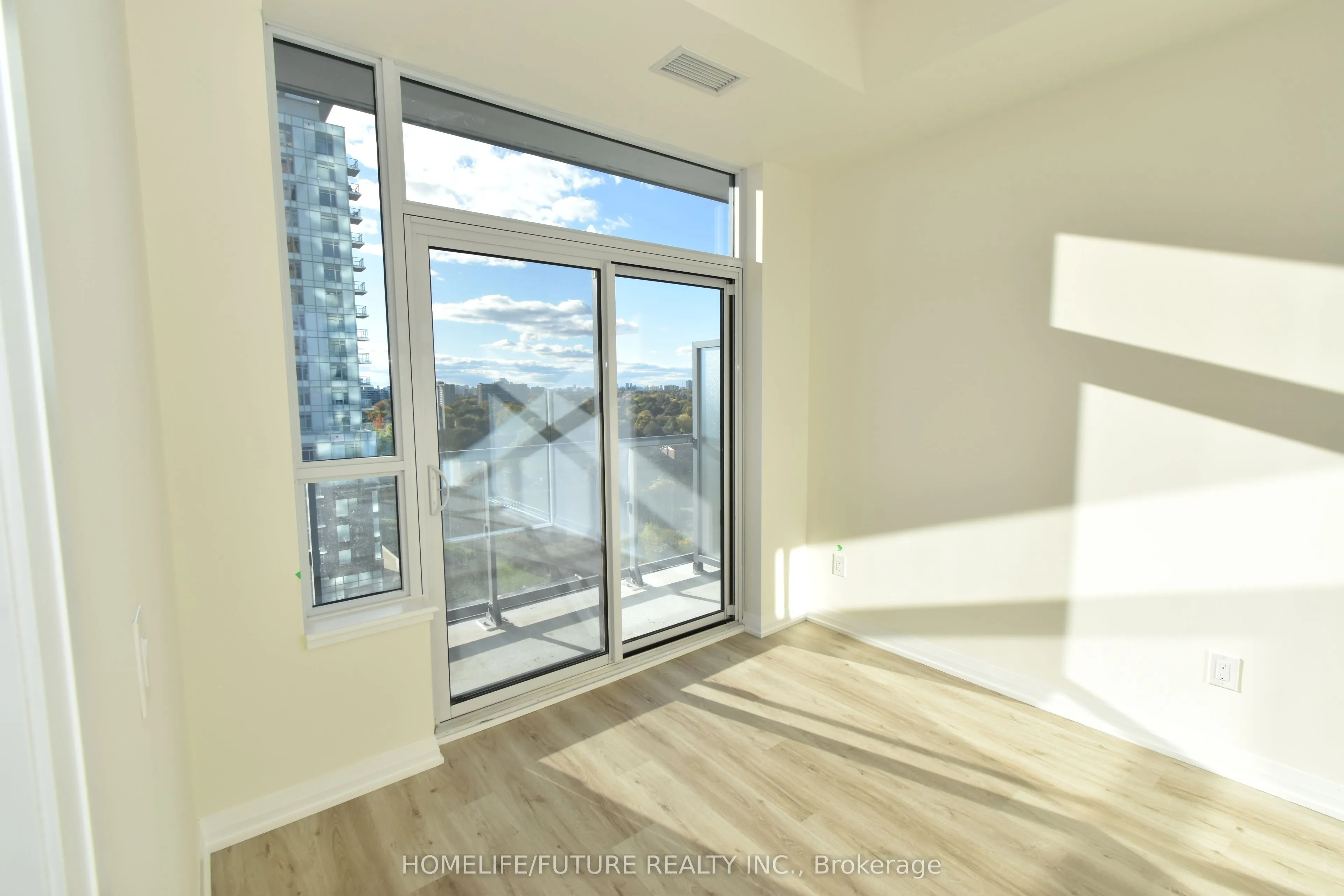 3260 Sheppard Avenue E, #1010