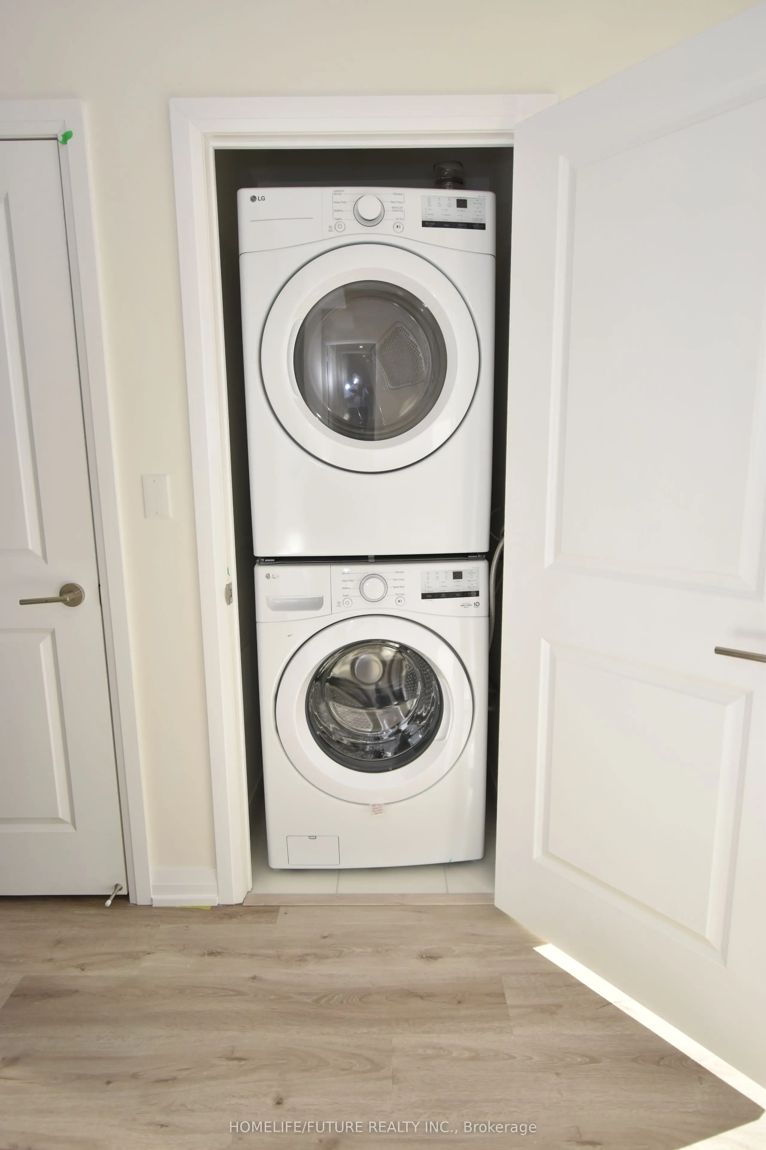 3260 Sheppard Avenue E, #1010