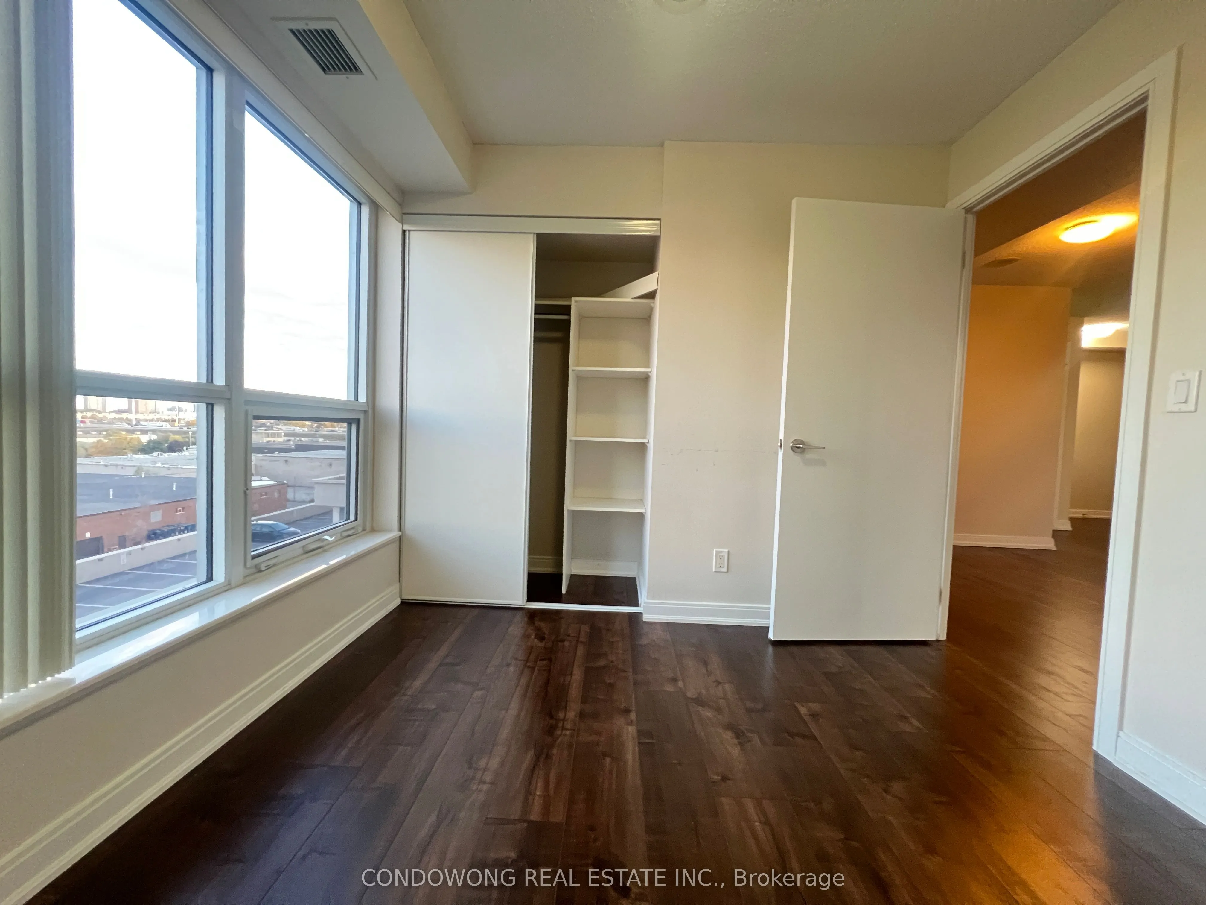 181 Village Green Square, #620