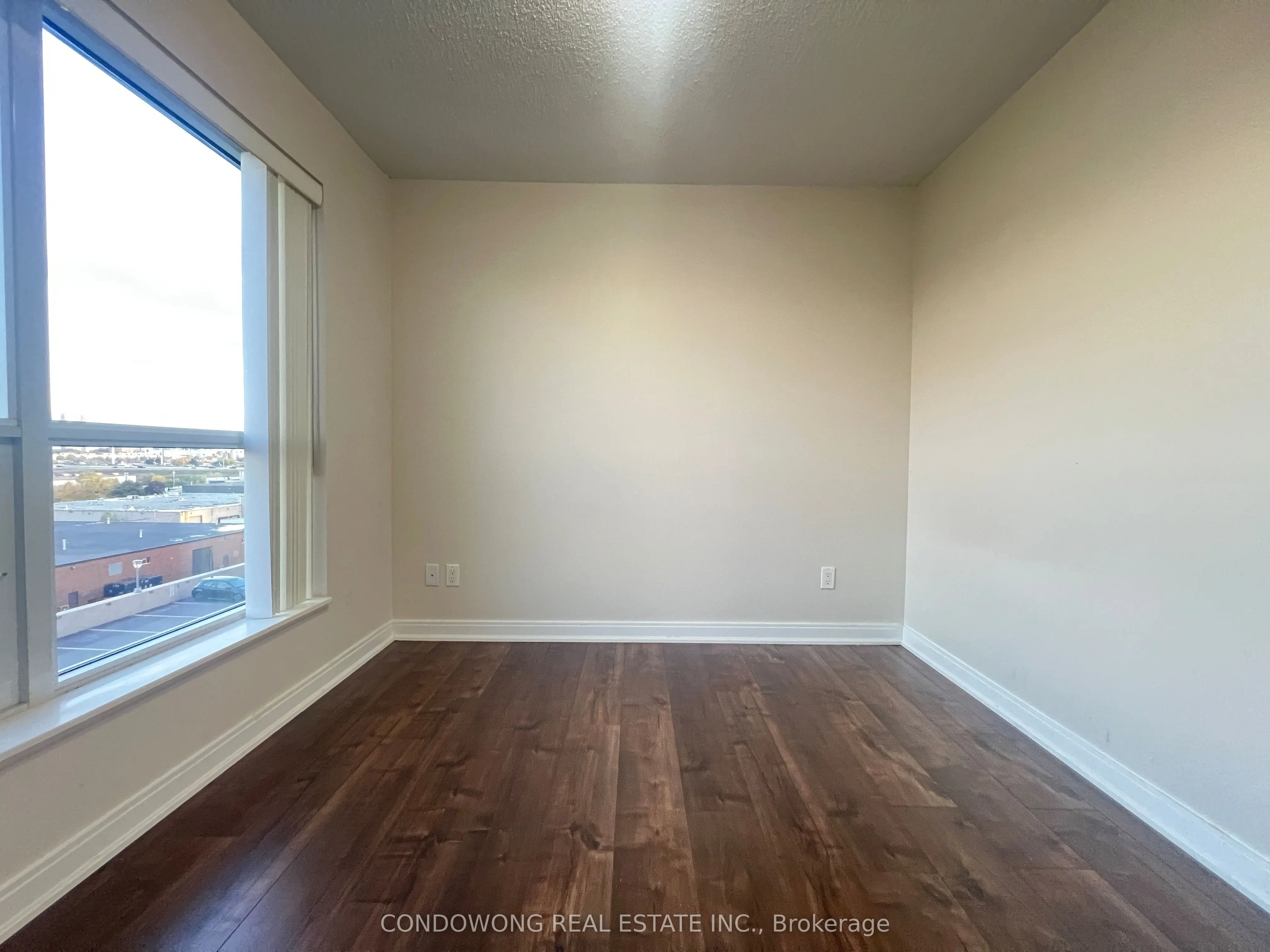 181 Village Green Square, #620