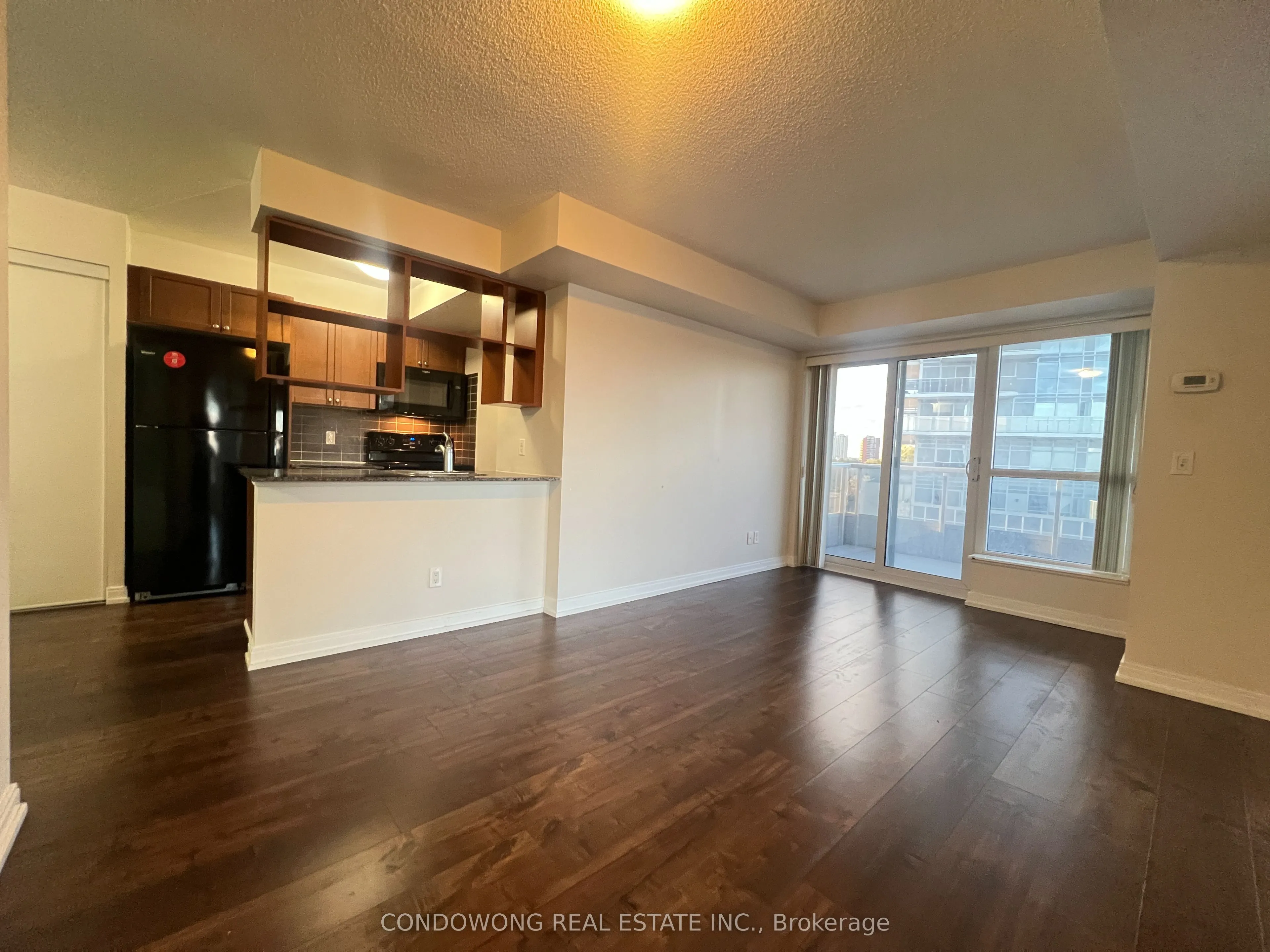 181 Village Green Square, #620