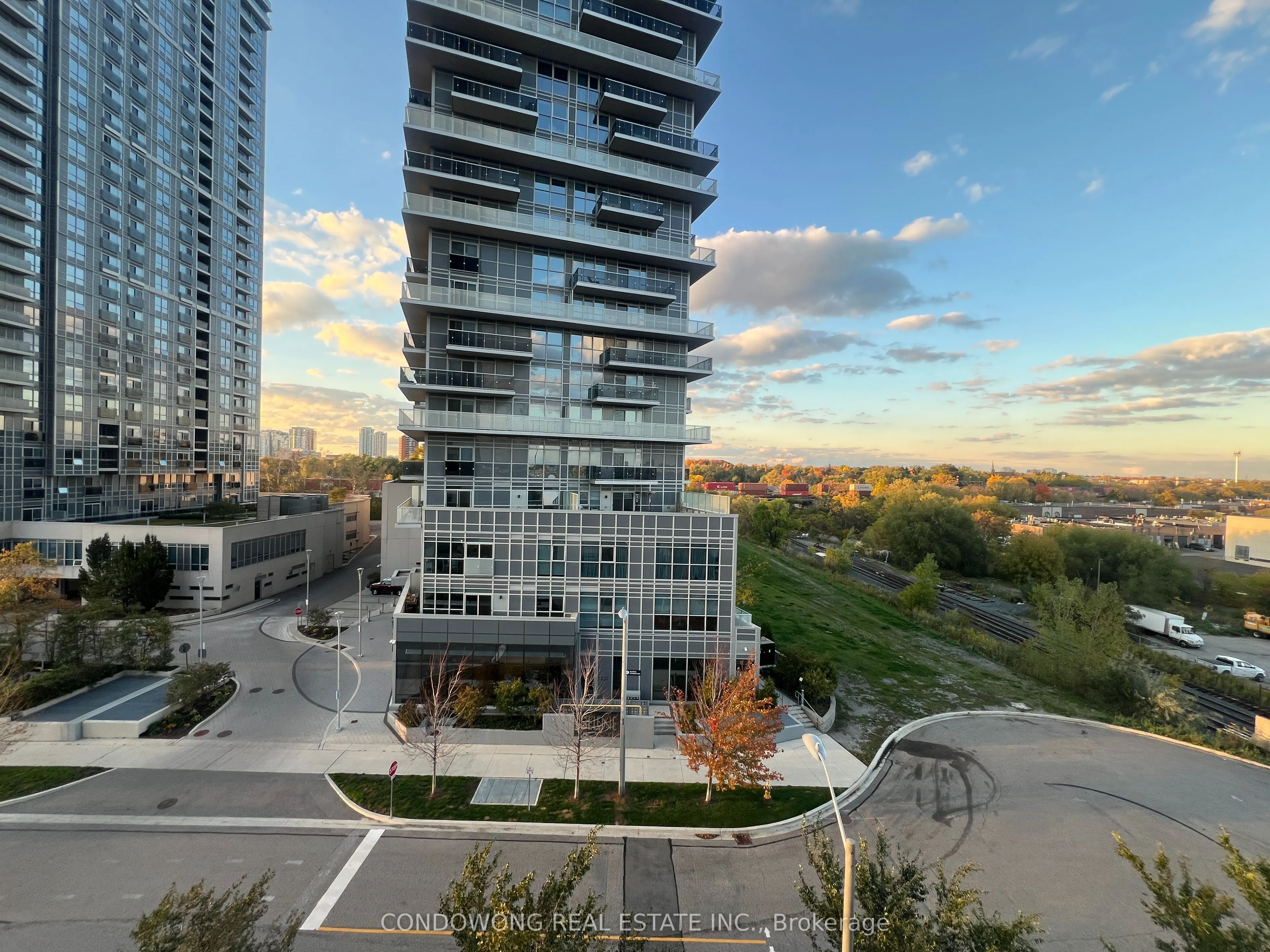 181 Village Green Square, #620