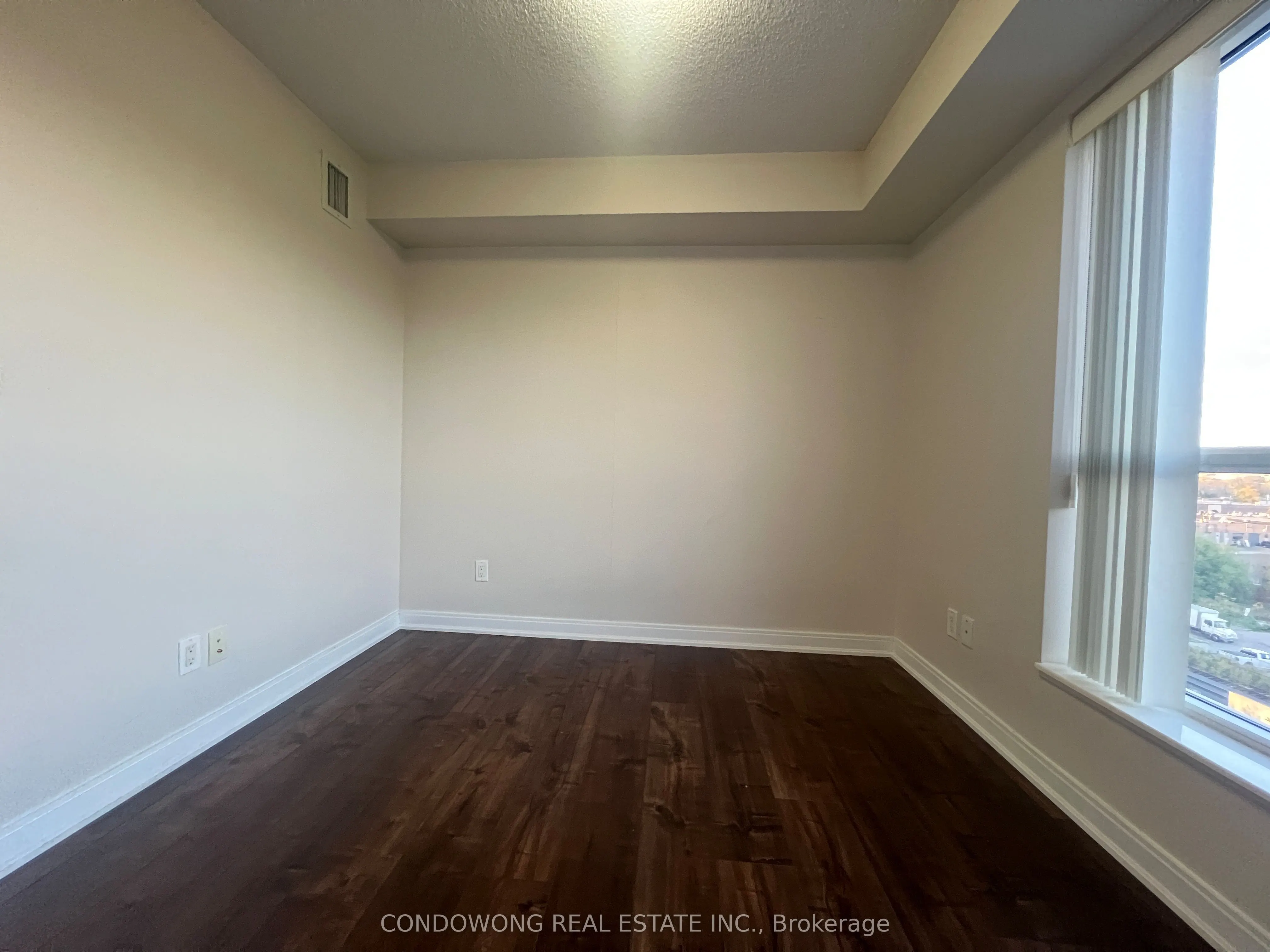 181 Village Green Square, #620