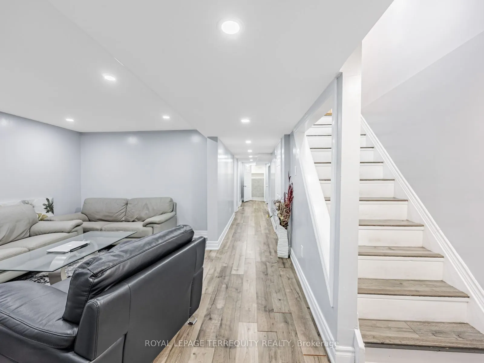 63 Rotherglen Road S
