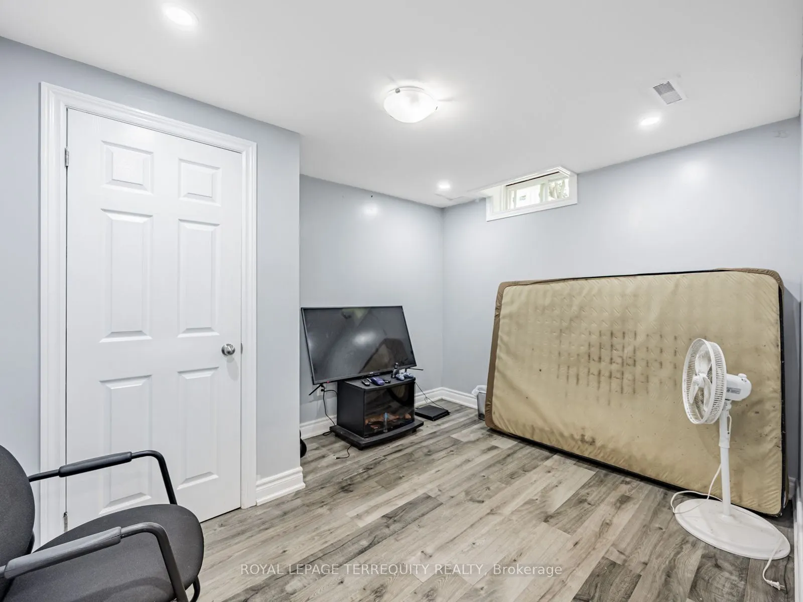 63 Rotherglen Road S