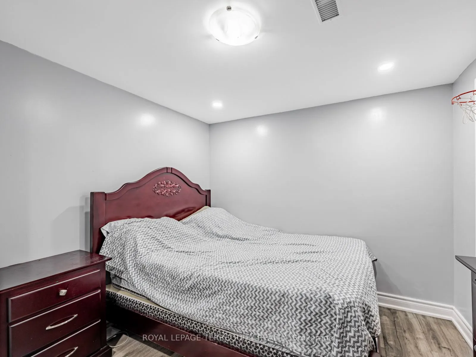 63 Rotherglen Road S