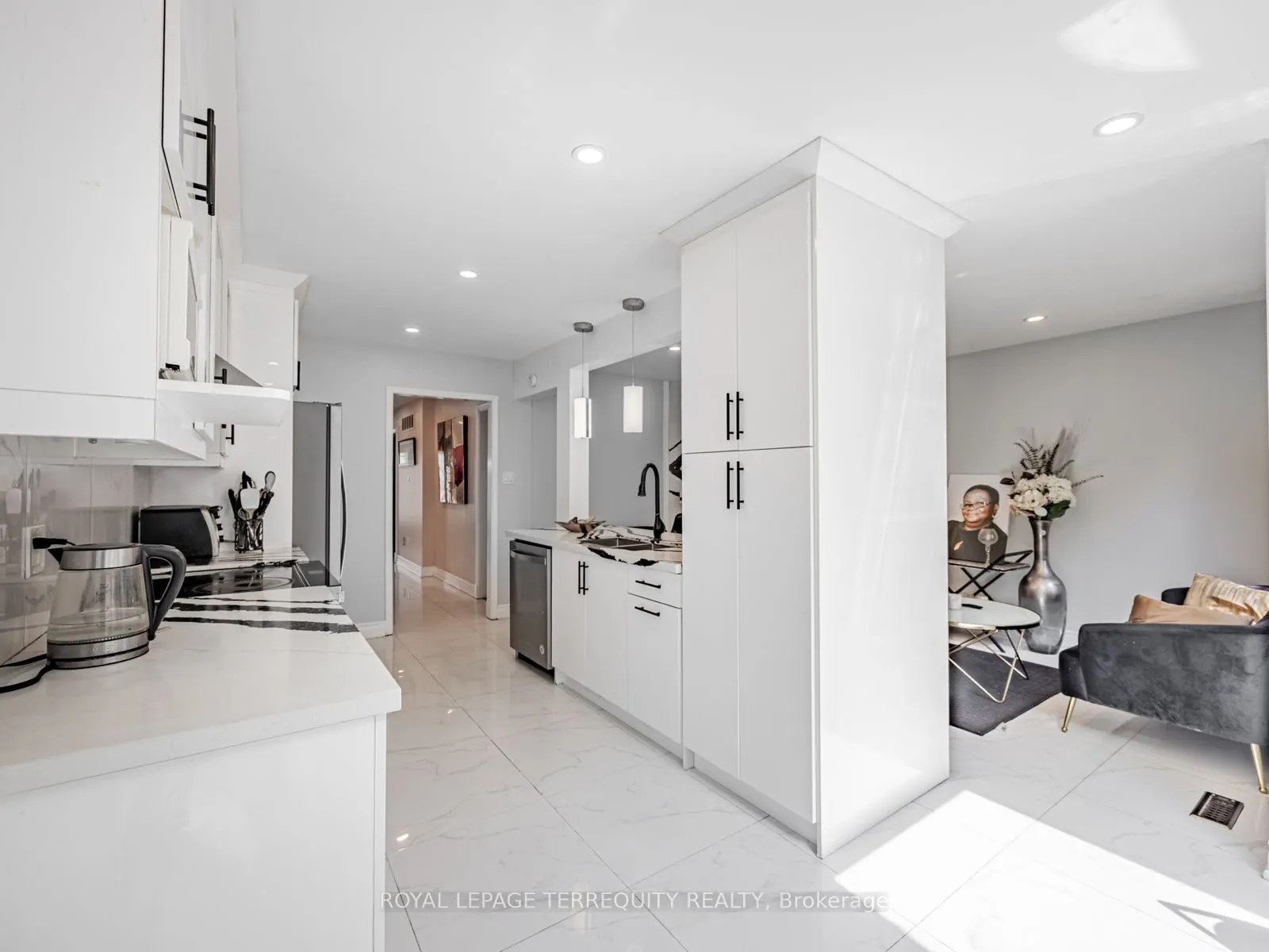 63 Rotherglen Road S