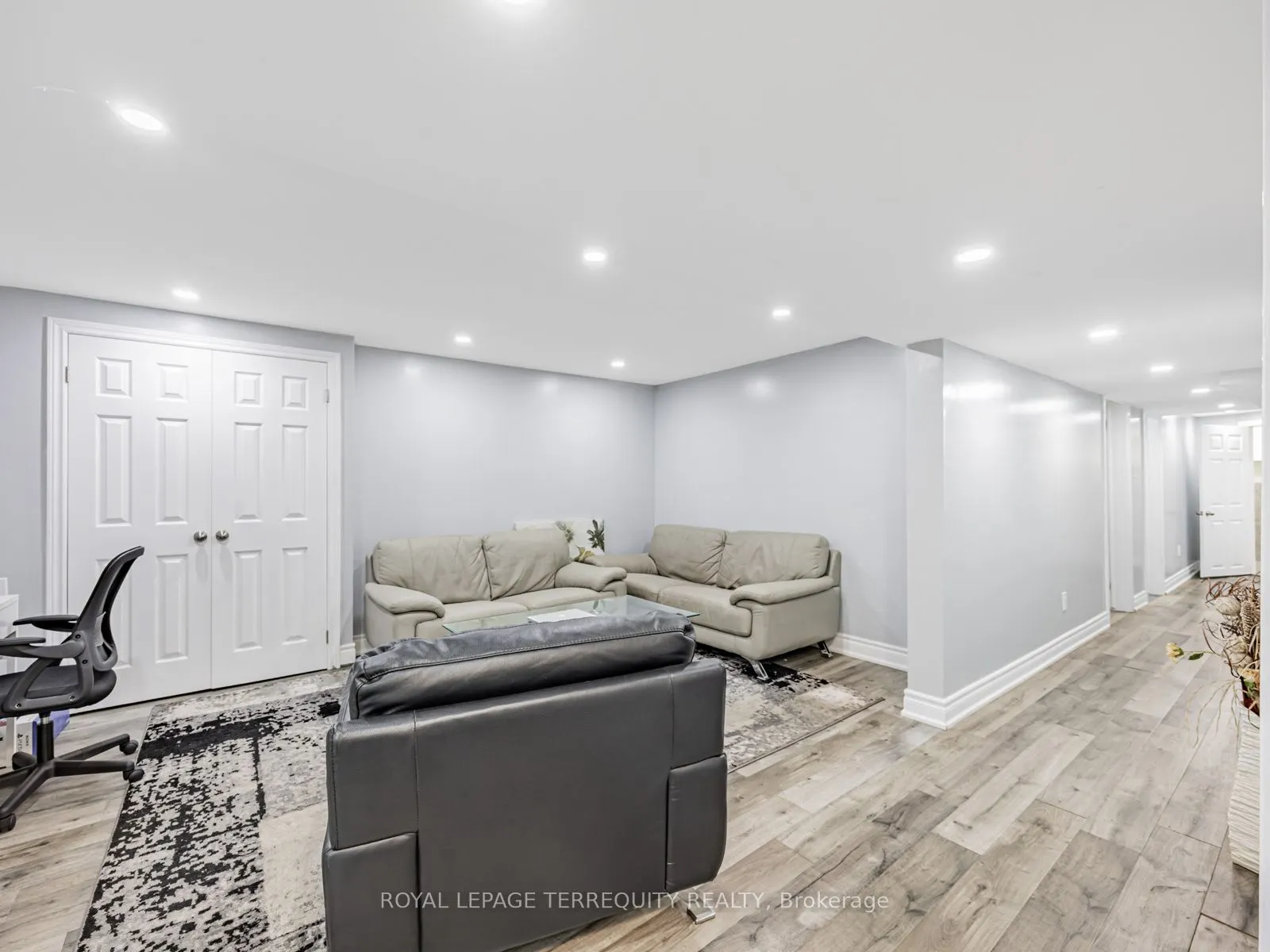 63 Rotherglen Road S