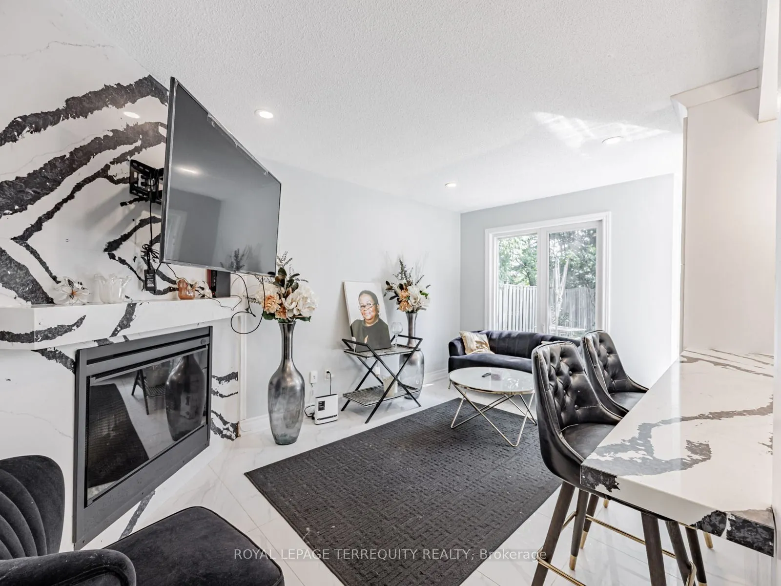 63 Rotherglen Road S
