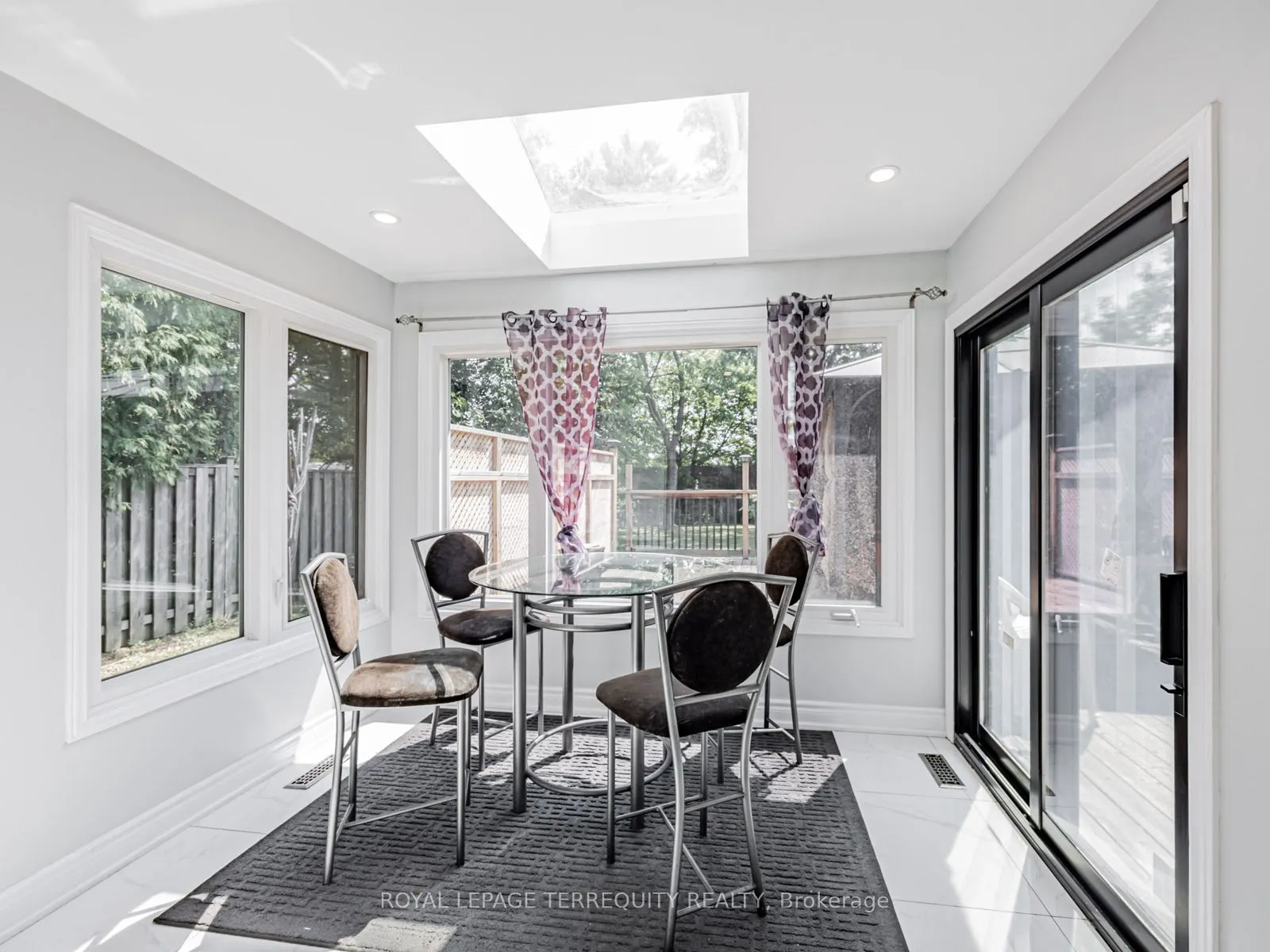 63 Rotherglen Road S