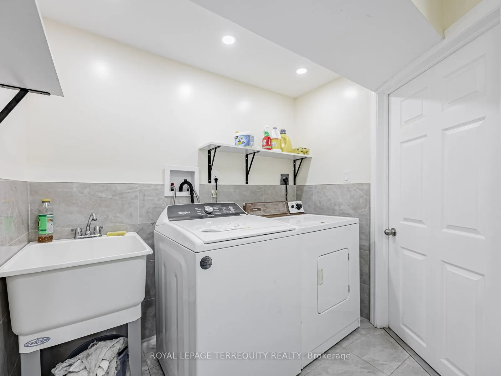 63 Rotherglen Road S