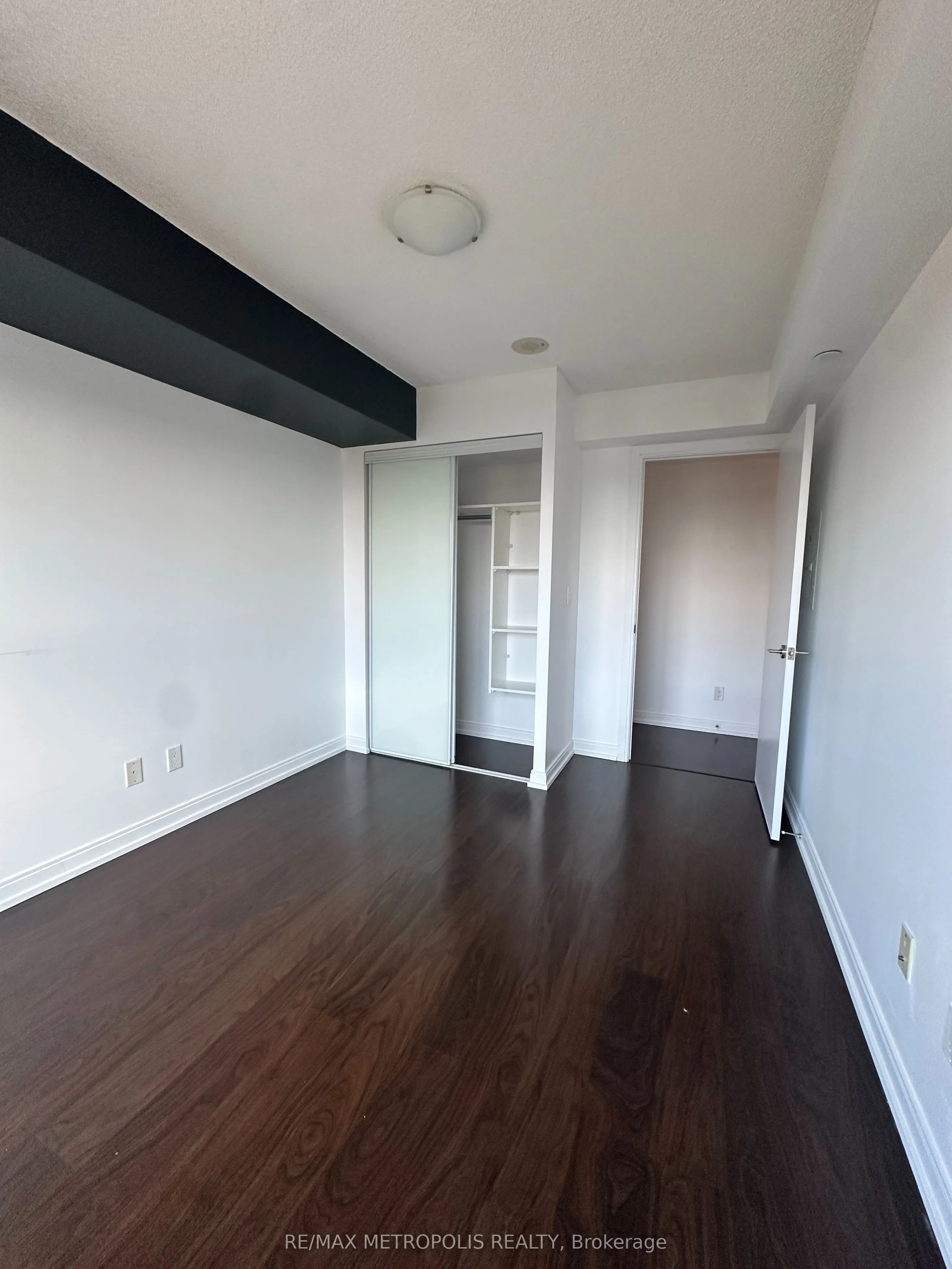 255 Village Green Square, #2808