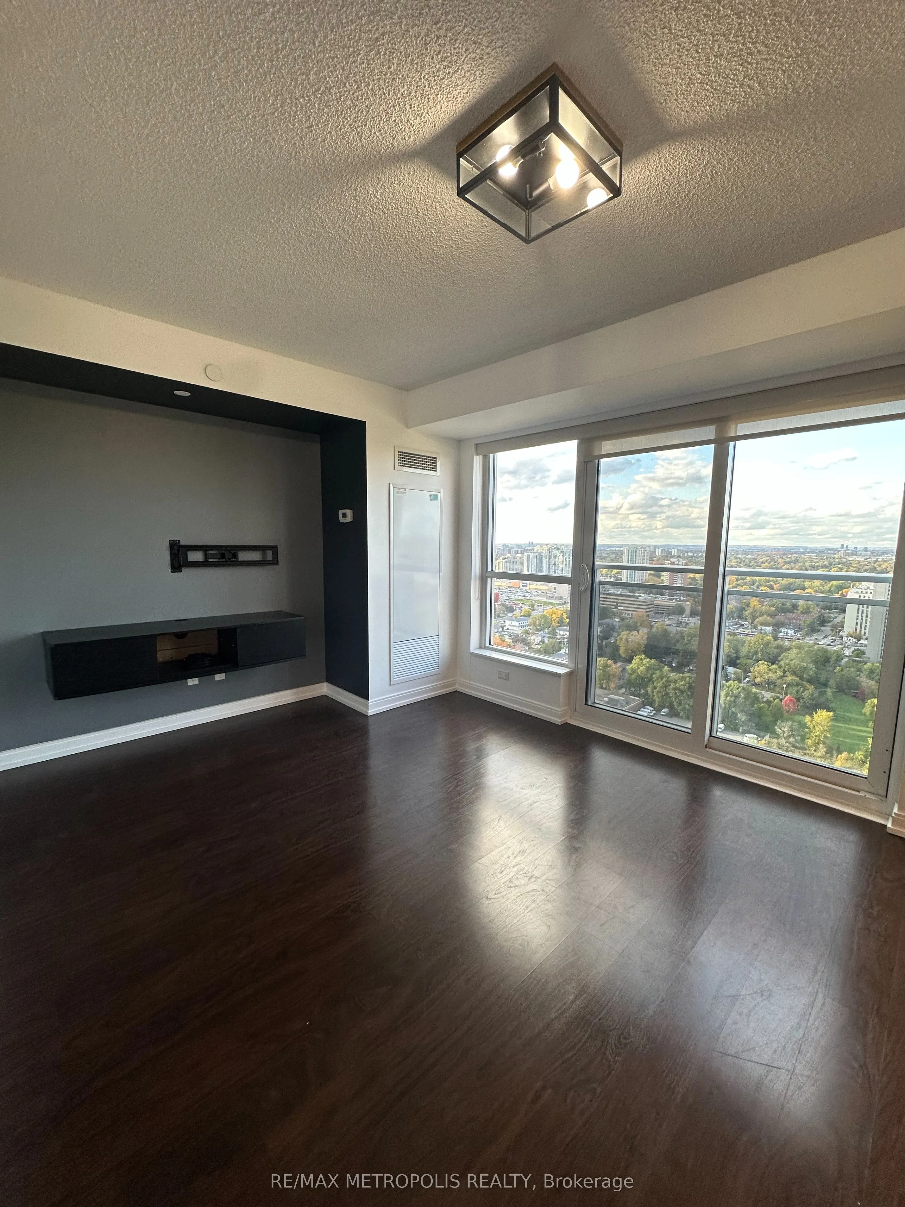 255 Village Green Square, #2808