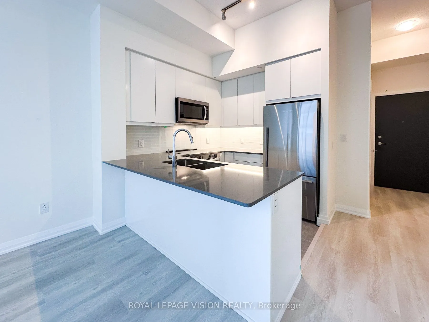 3260 Sheppard Avenue E, #909